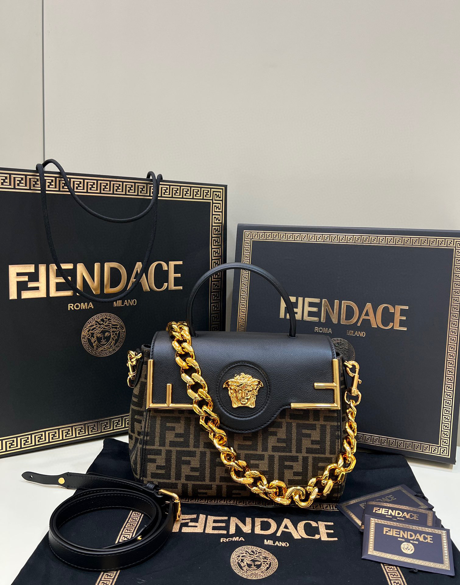 F**di & versace la medusa