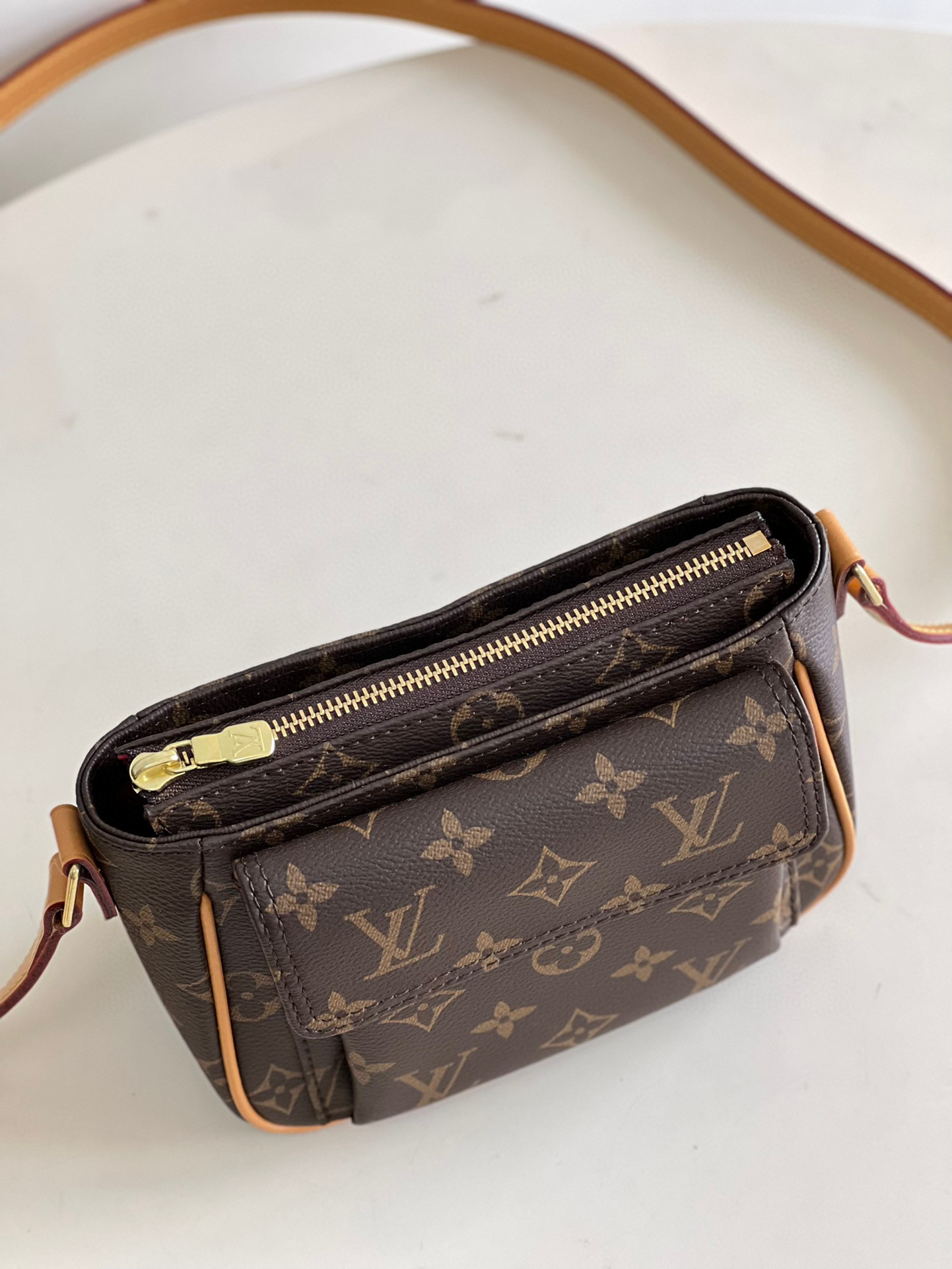 l**is V*t*n viva cite bag