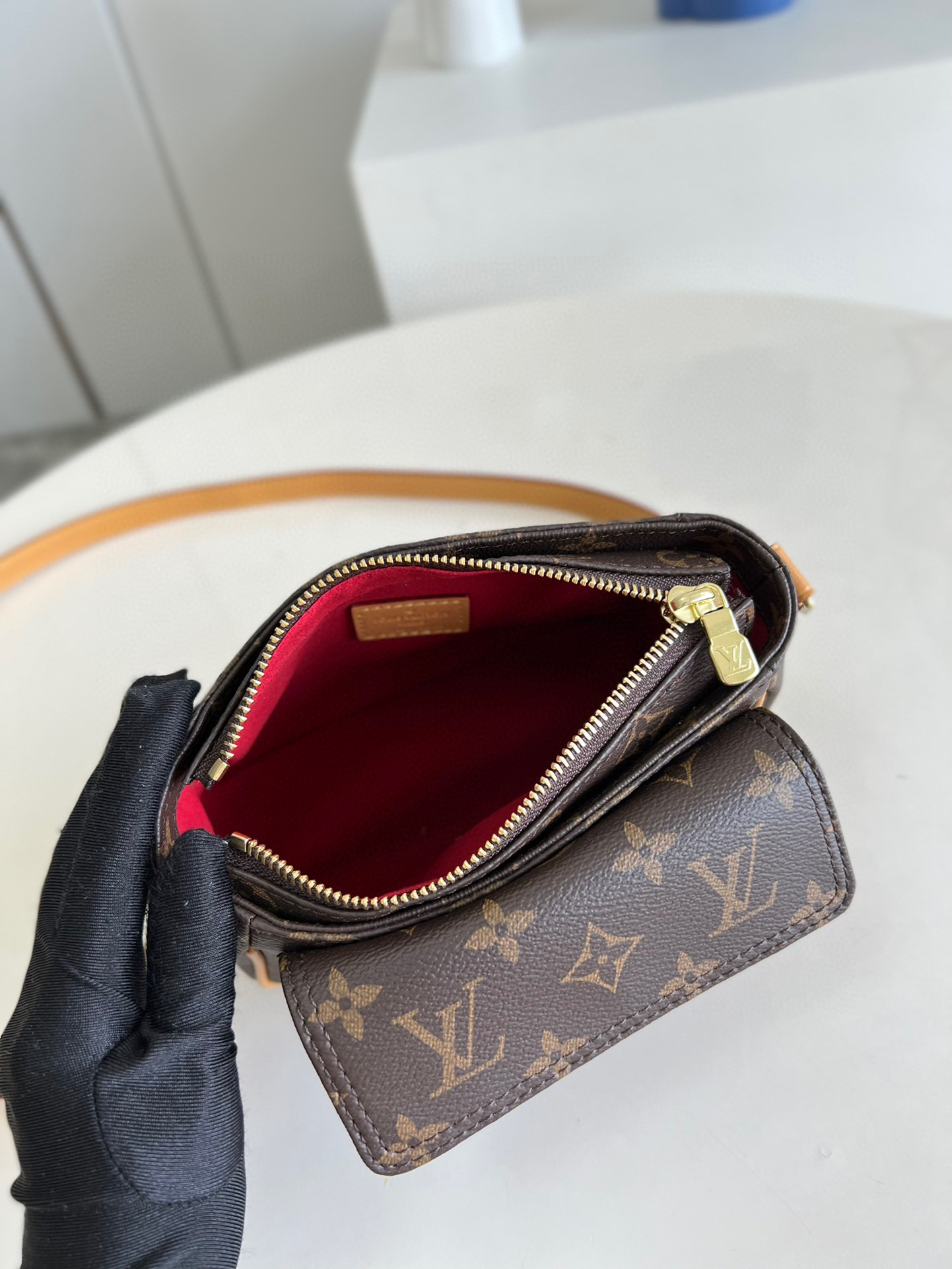 l**is V*t*n viva cite bag