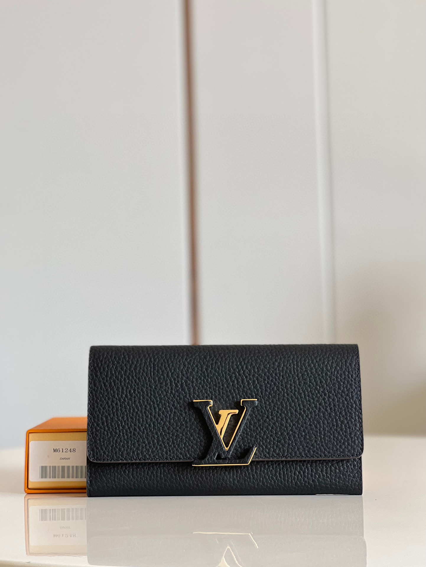 l**is V*t*n wallet capucines