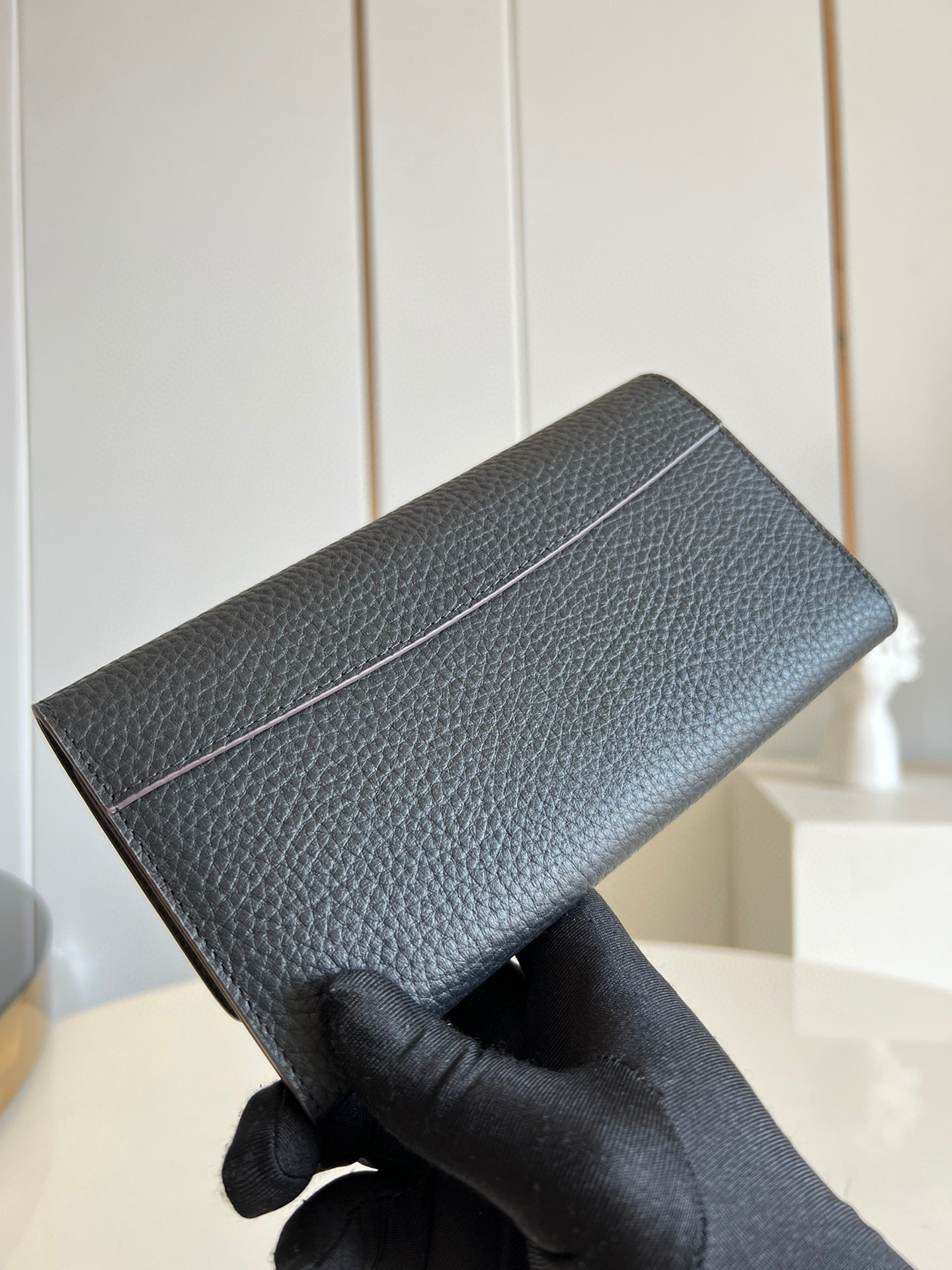 l**is V*t*n wallet capucines