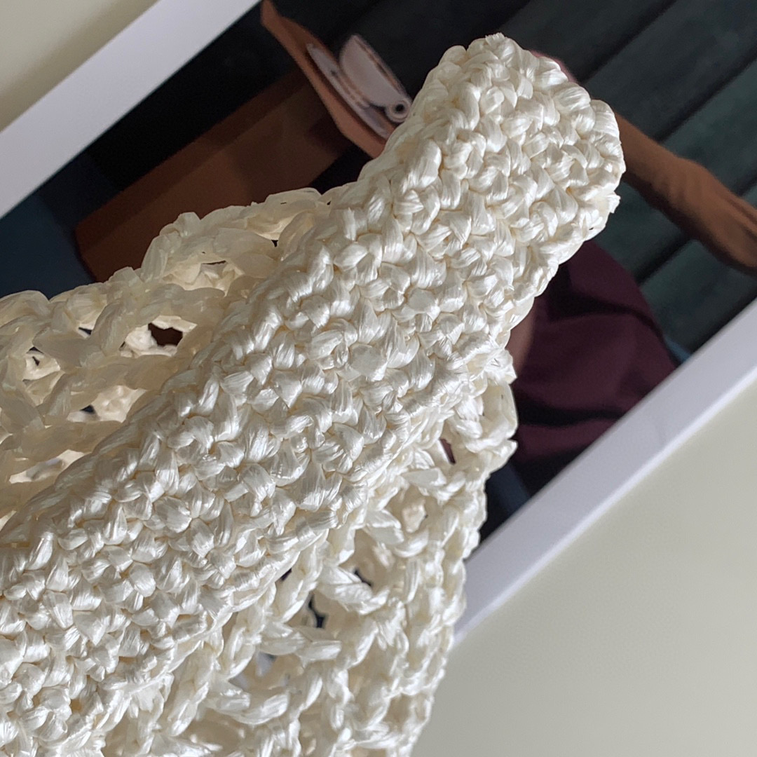 Pra*a crochet tote bag