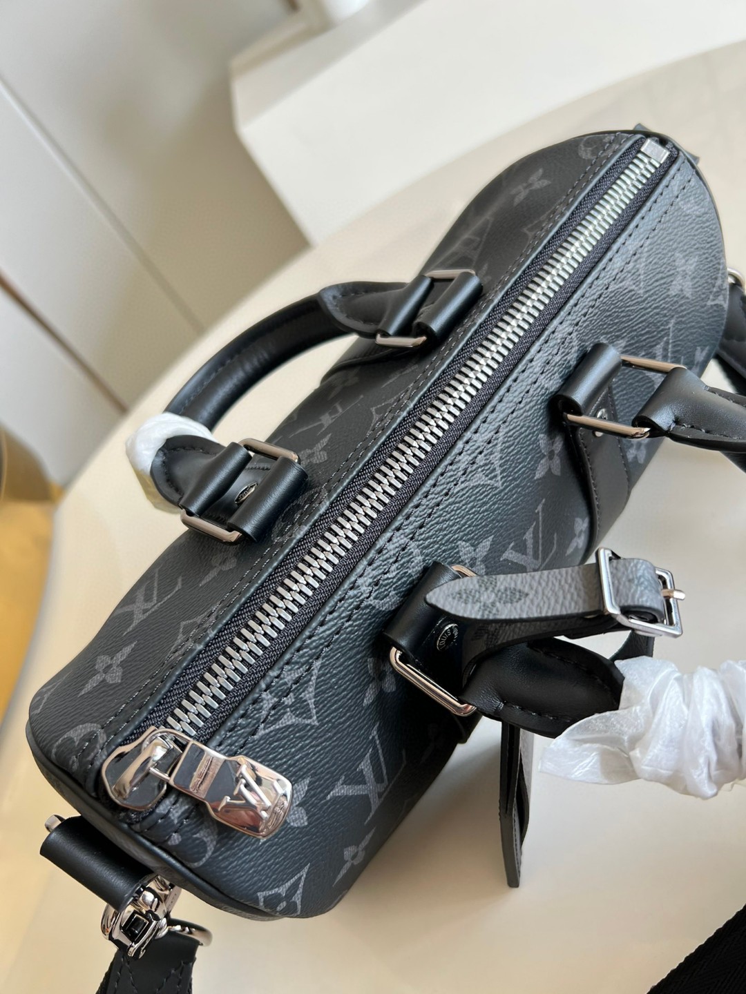l**is V*t*n keepall 25