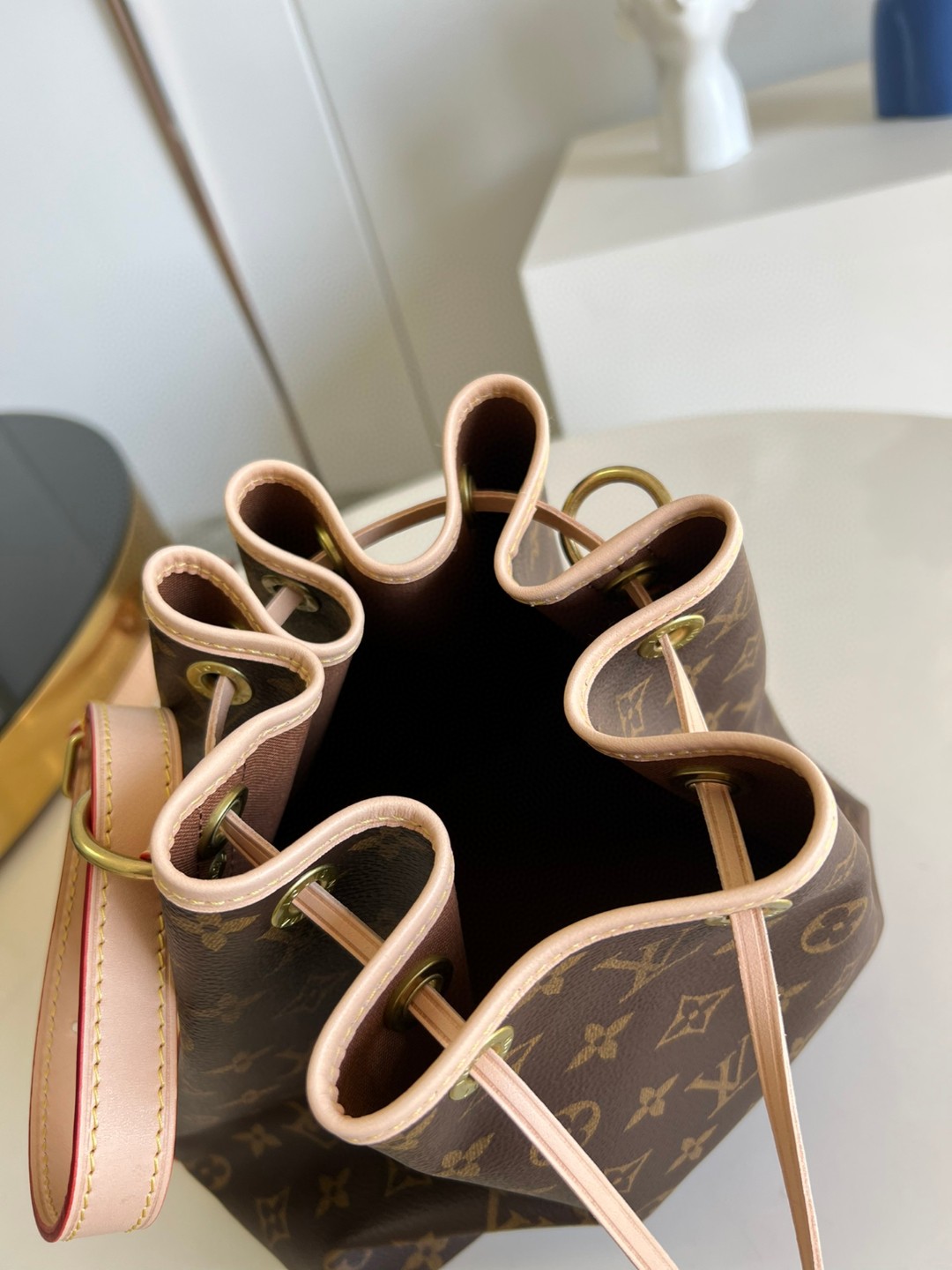 l**is V*t*n noe bag