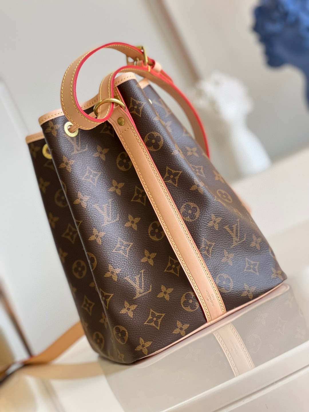 l**is V*t*n noe bag