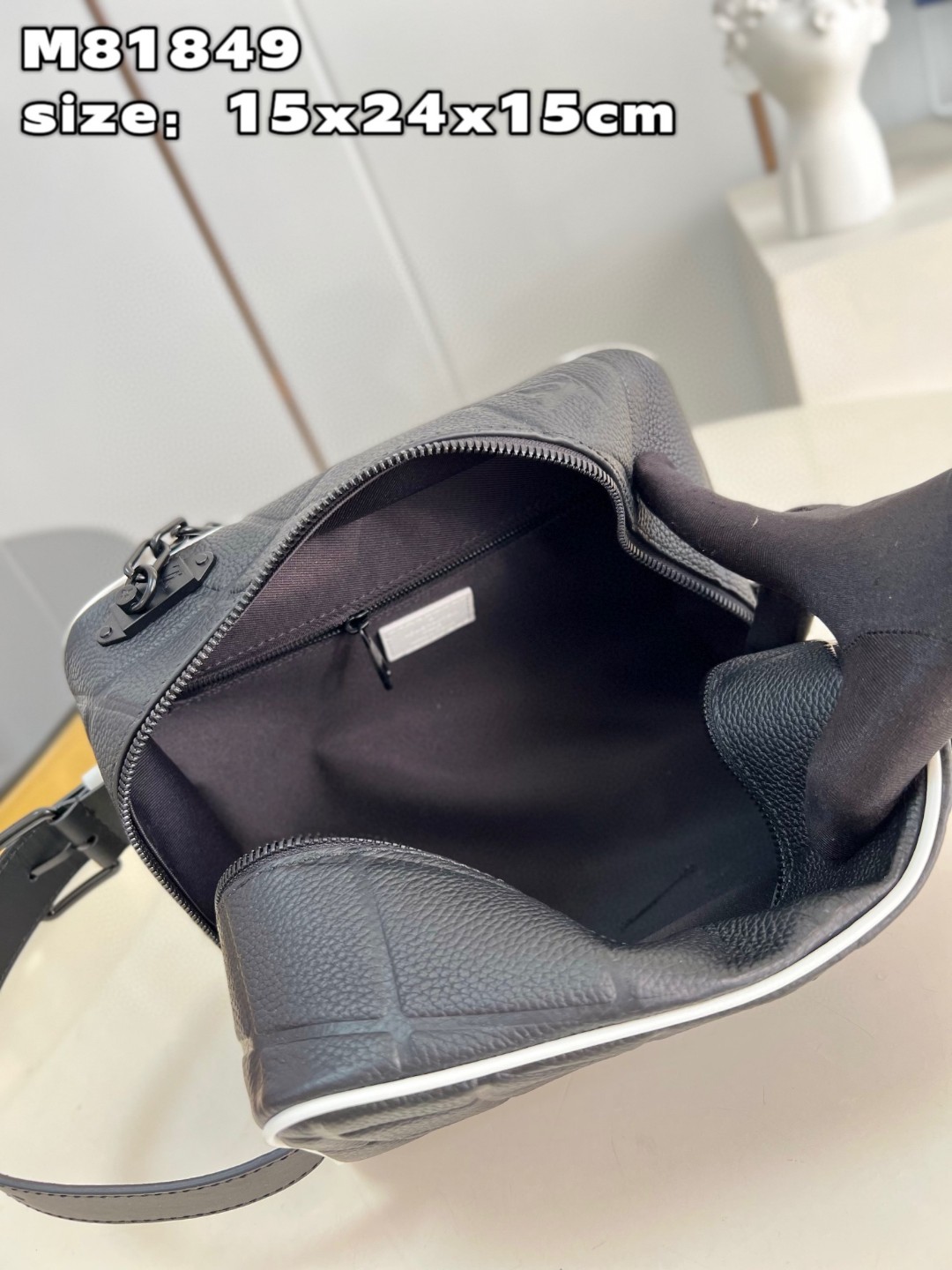l**is V*t*n dopp kit