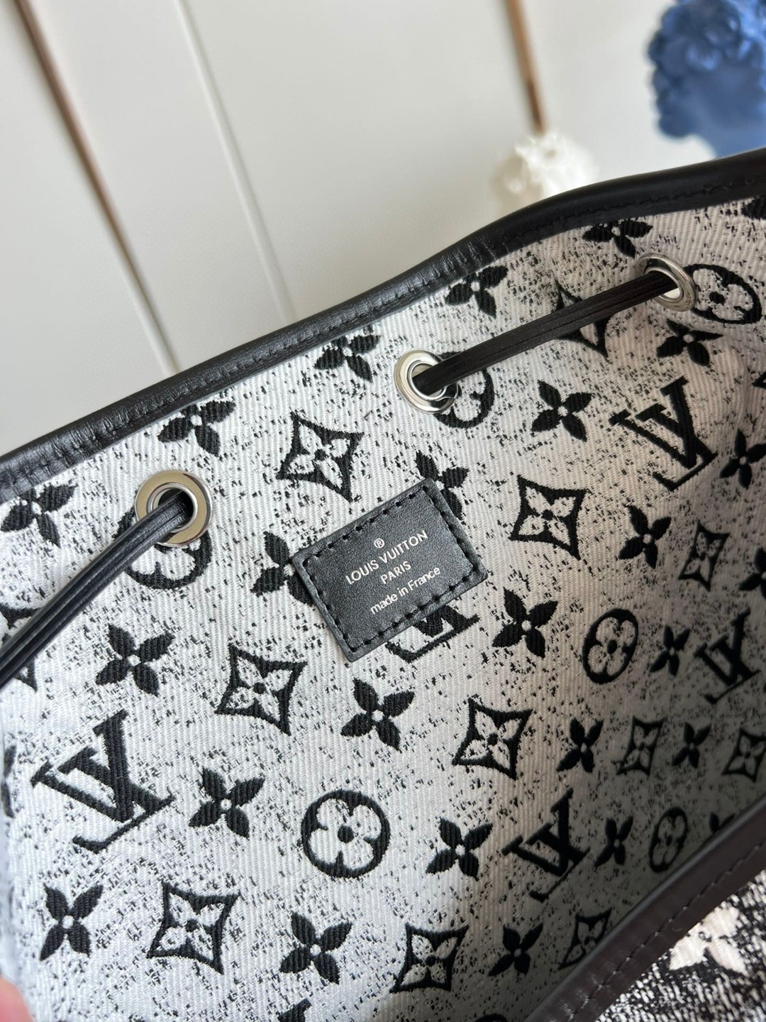 l**is V*t*n noe bag
