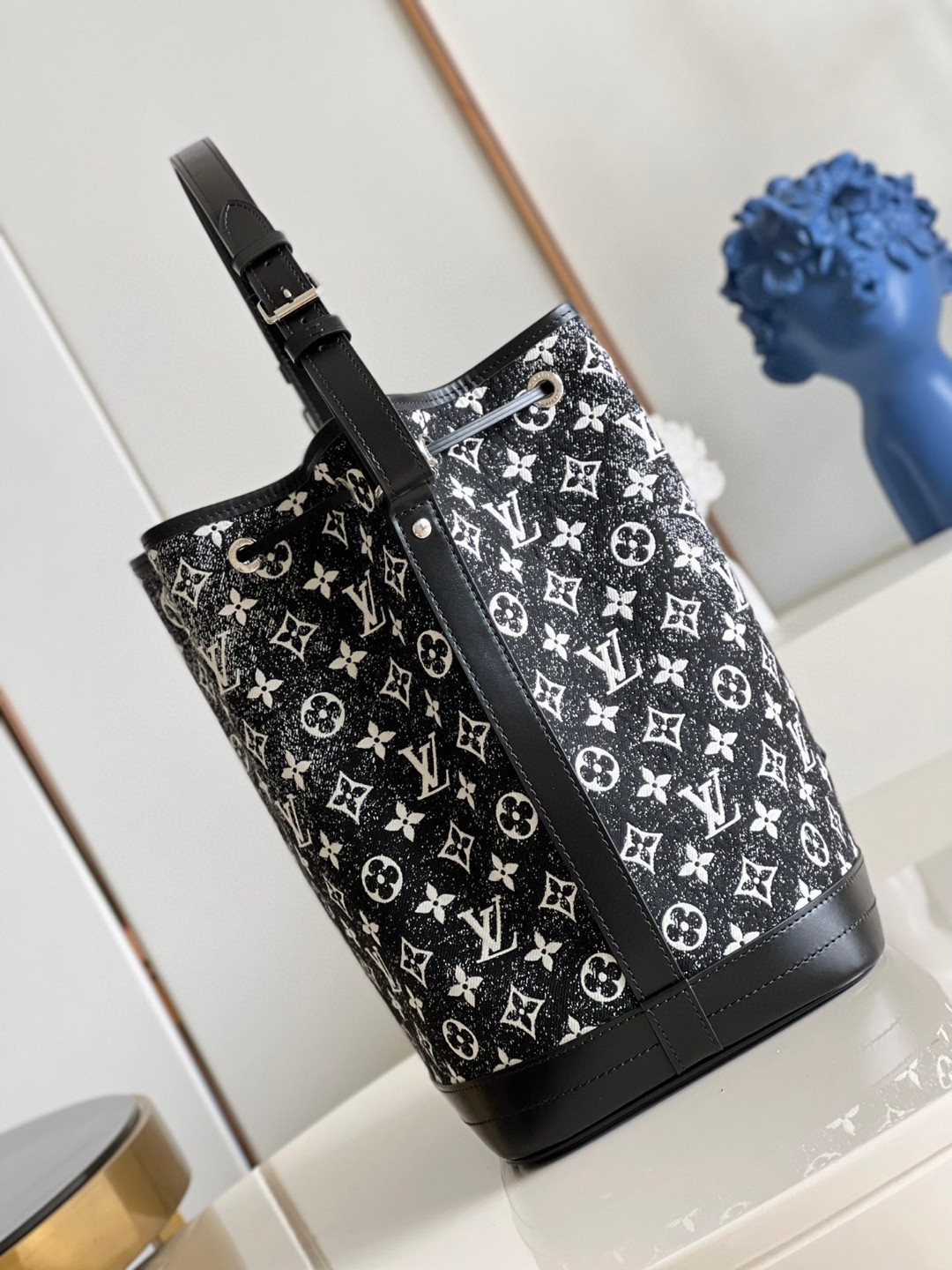 l**is V*t*n noe bag
