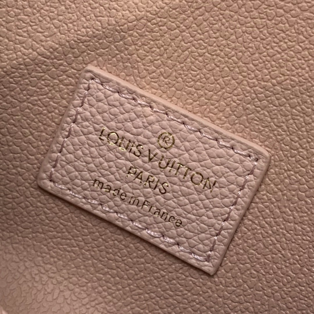 l**is V*t*n leather pouches & cosmetic
