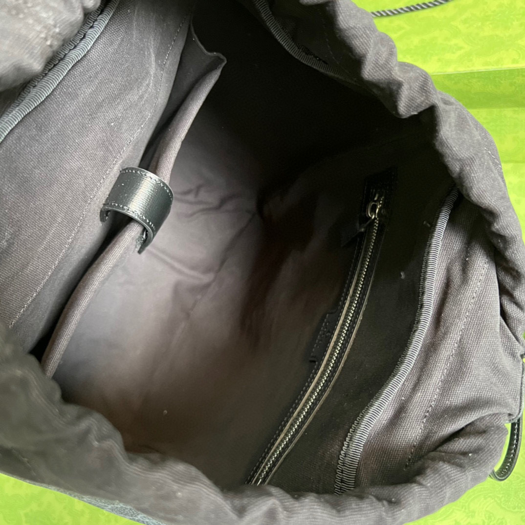 G*u*i medium backpack with interlocking g