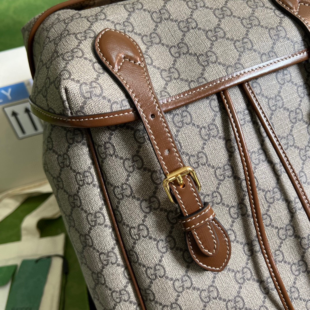 G*u*i medium backpack with interlocking g