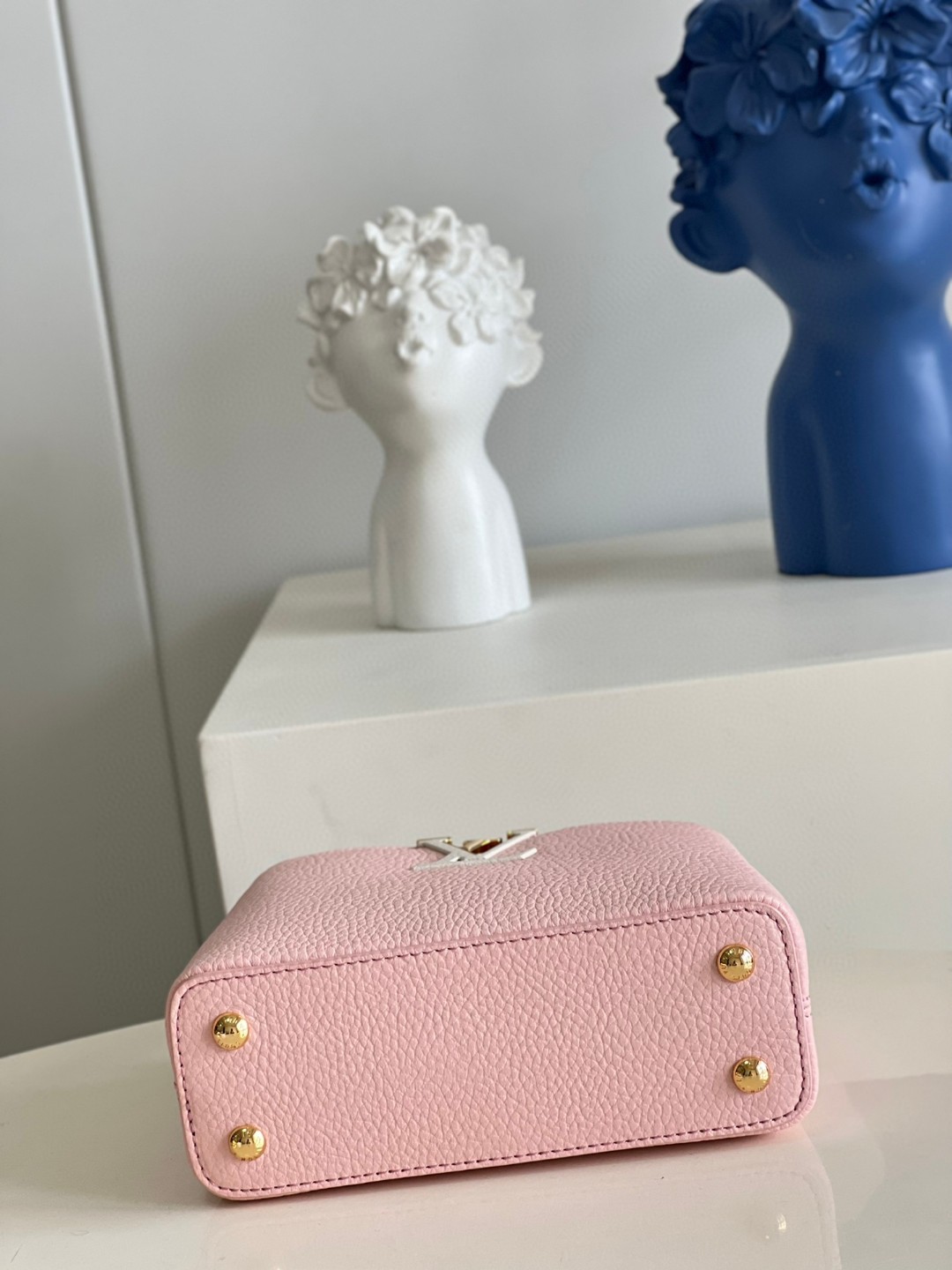 l**is V*t*n capucines mini