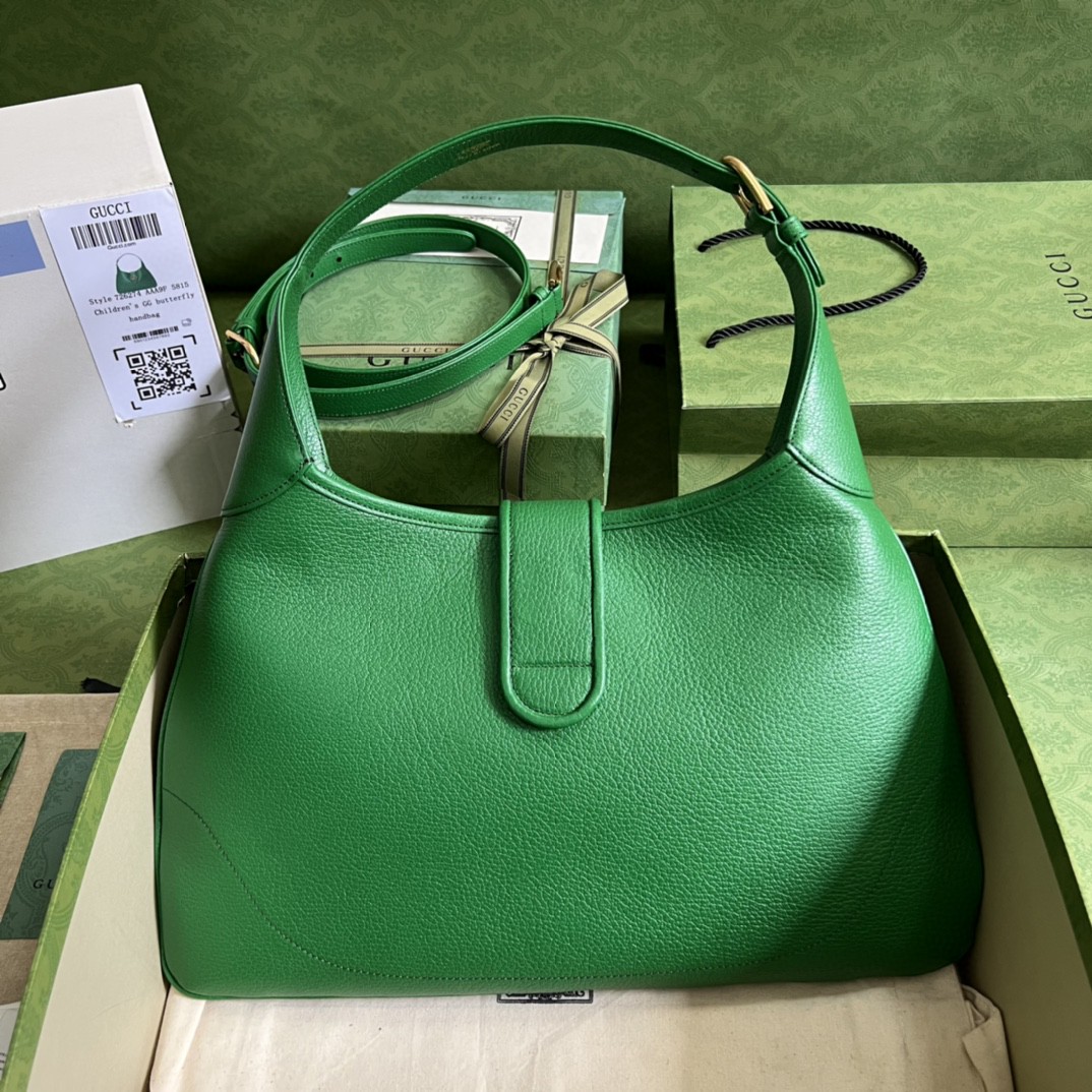 G*u*i aphrodite medium shoulder bag