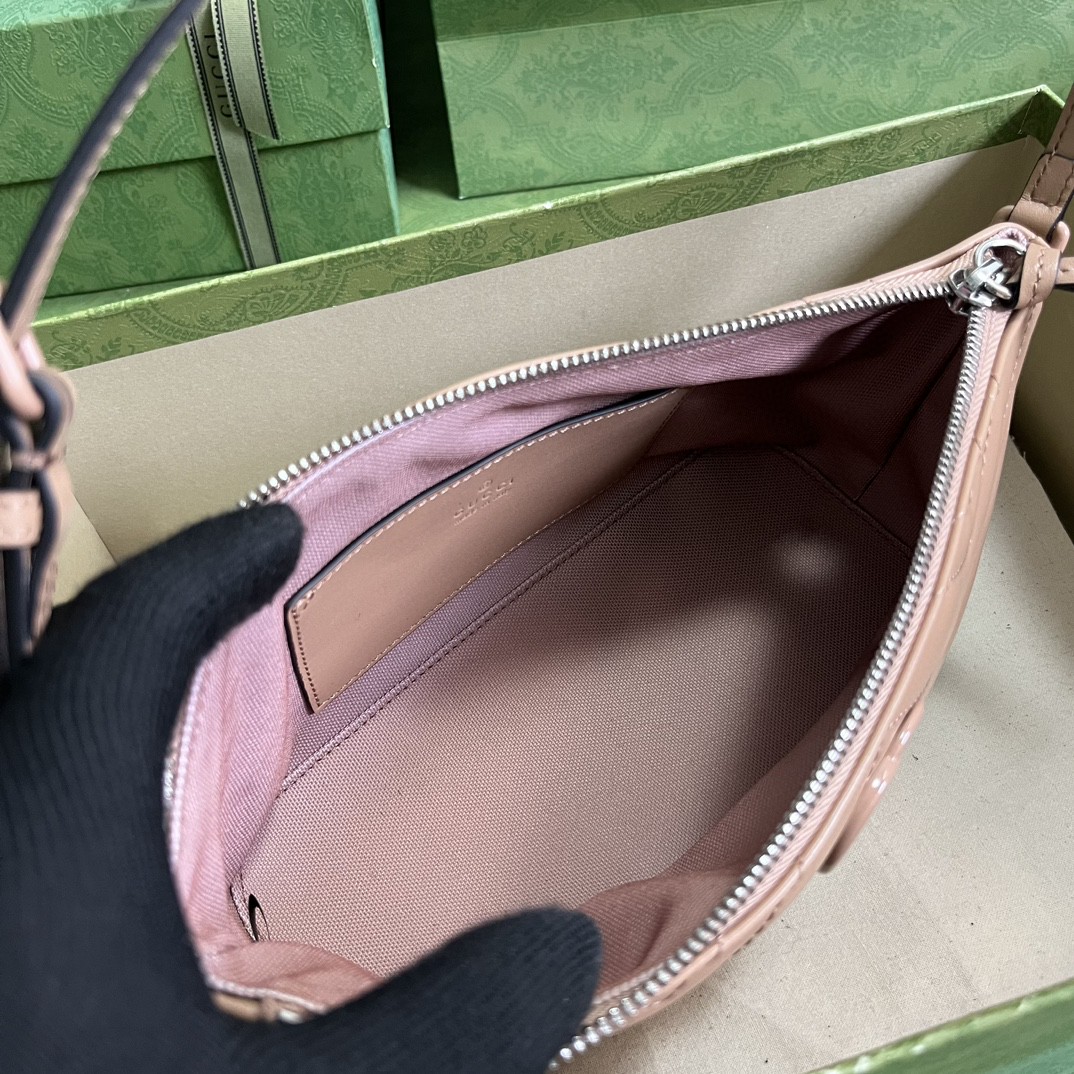 G*u*i gg marmont shoulder bag