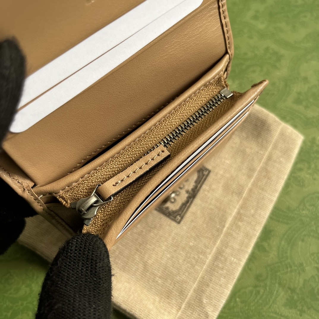G*u*i gg marmont card case wallet