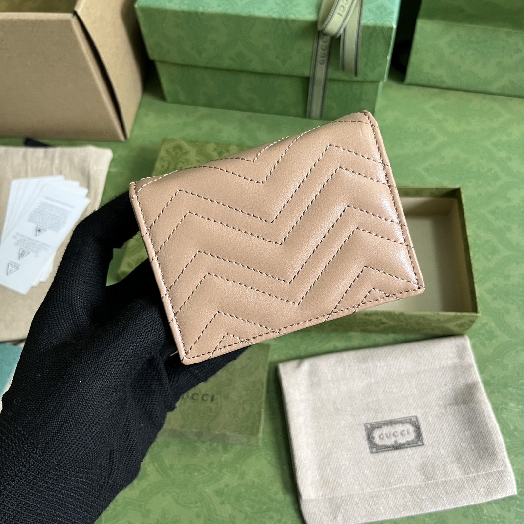 G*u*i gg marmont card case wallet