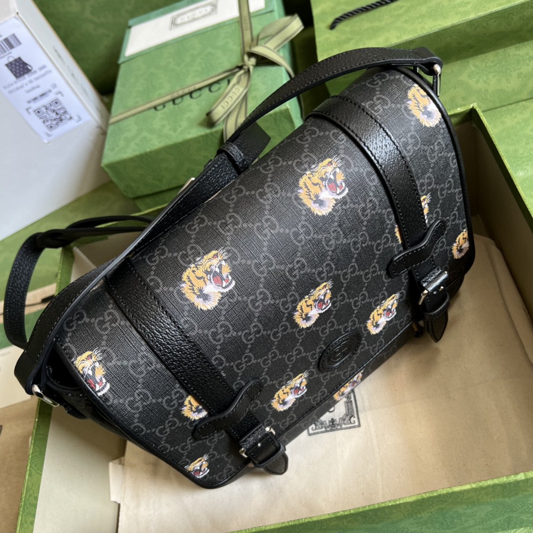 G*u*i gg messenger bag