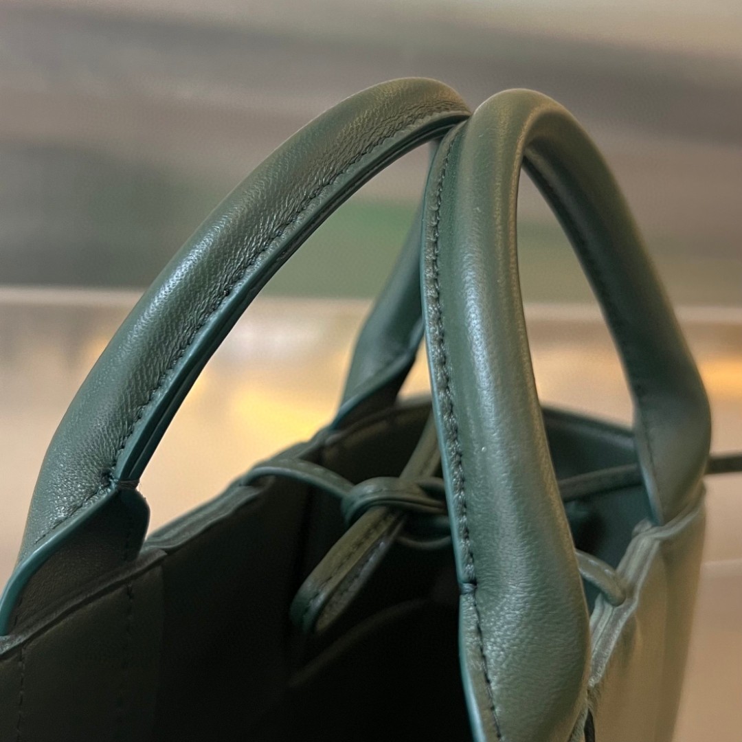 bo*te*ga Ve*ne*ta bv candy arco tote bag