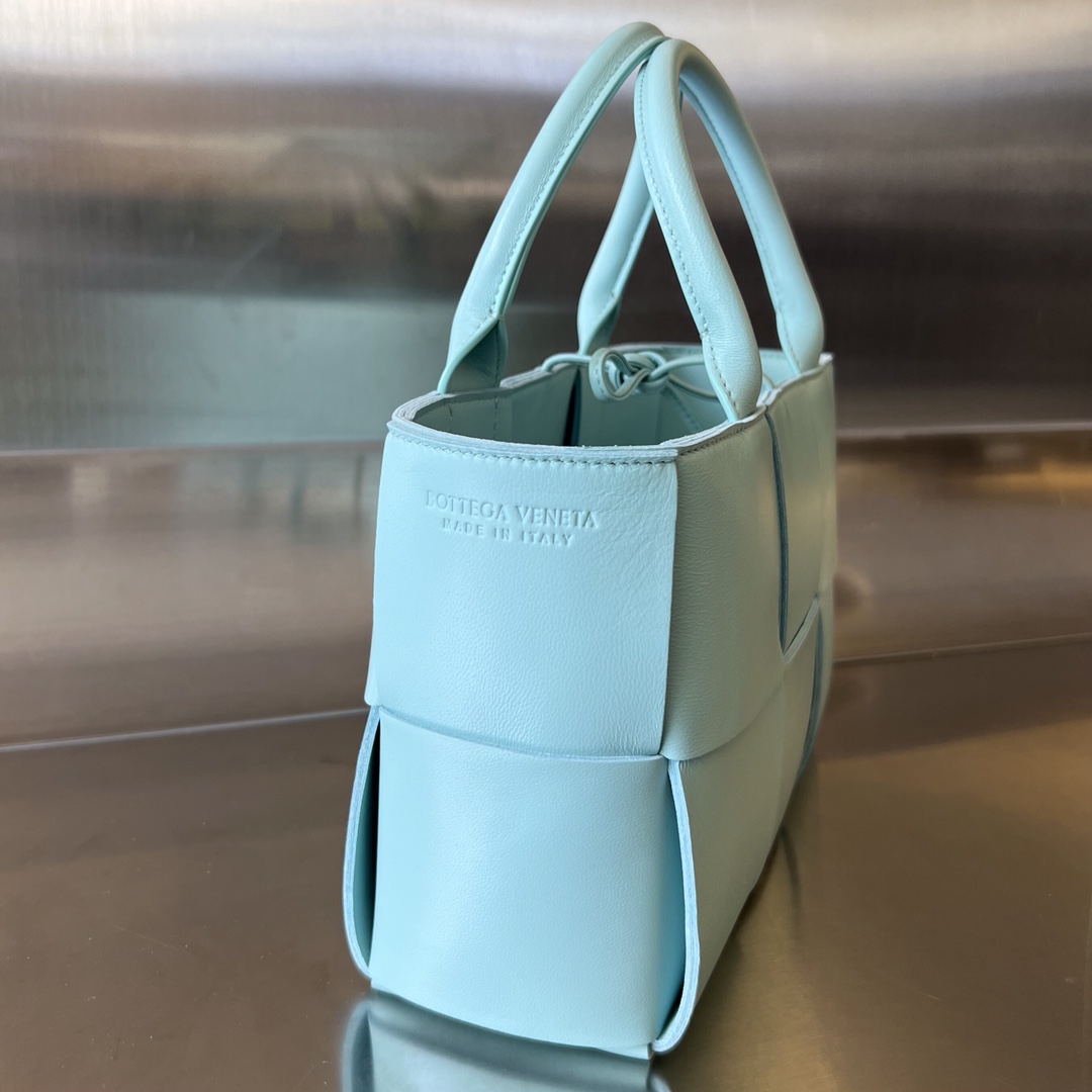 bo*te*ga Ve*ne*ta bv mini arco tote bag