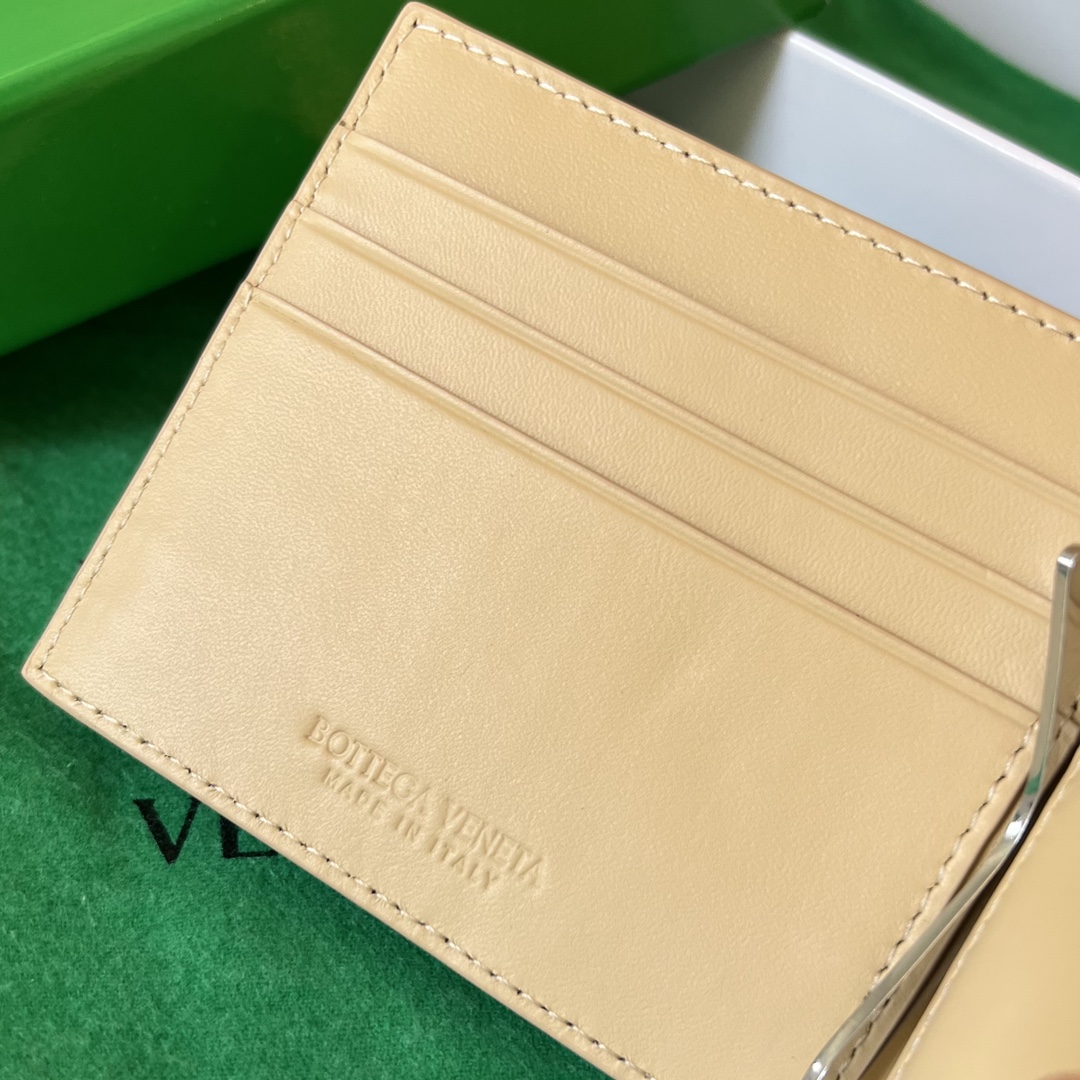 bo*te*ga Ve*ne*ta bv intrecciato bill clip wallet