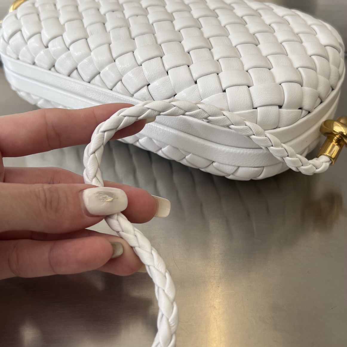 bo*te*ga Ve*ne*ta knot on strap