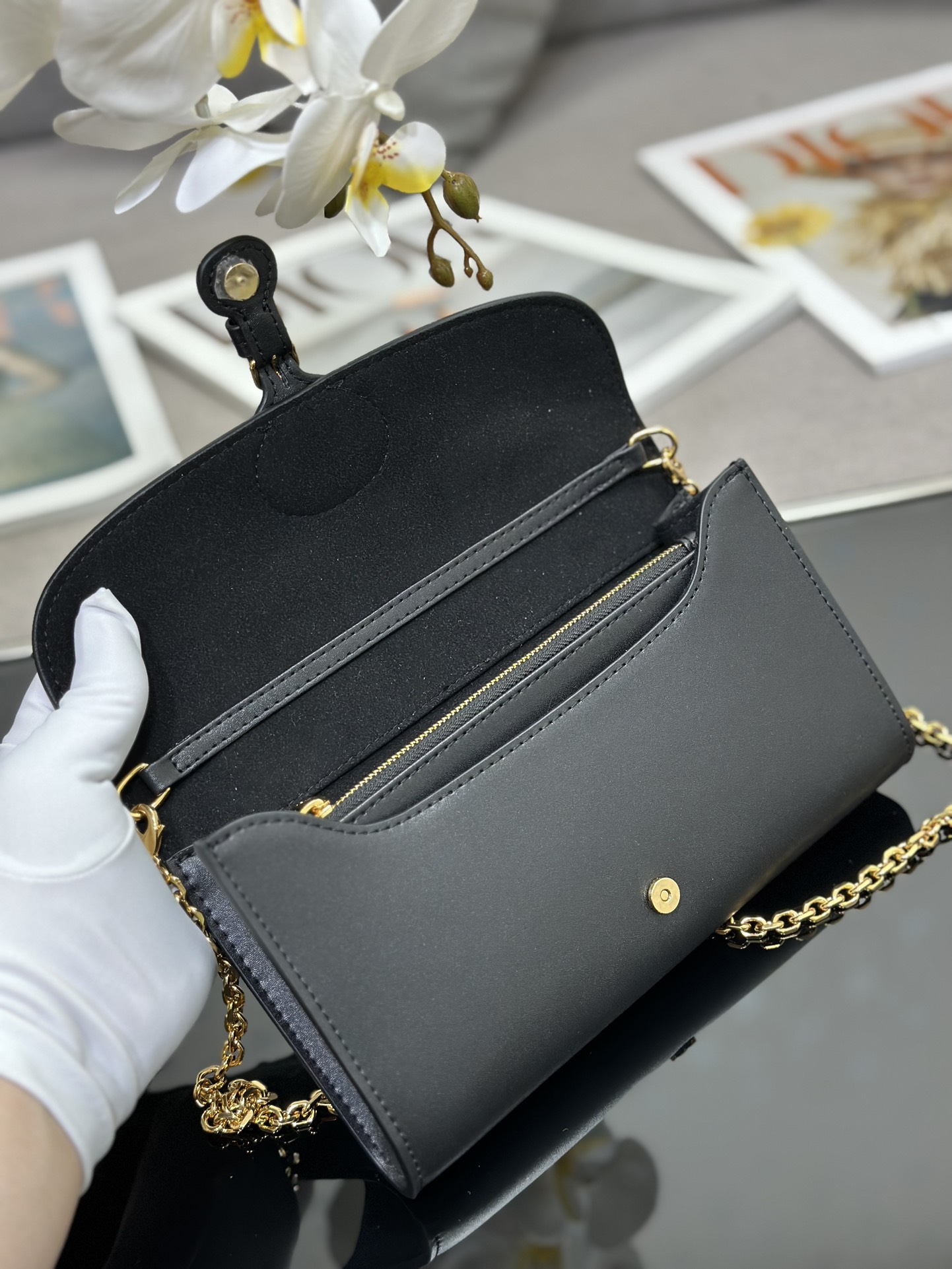 D*or bobby east-west pouch with chain