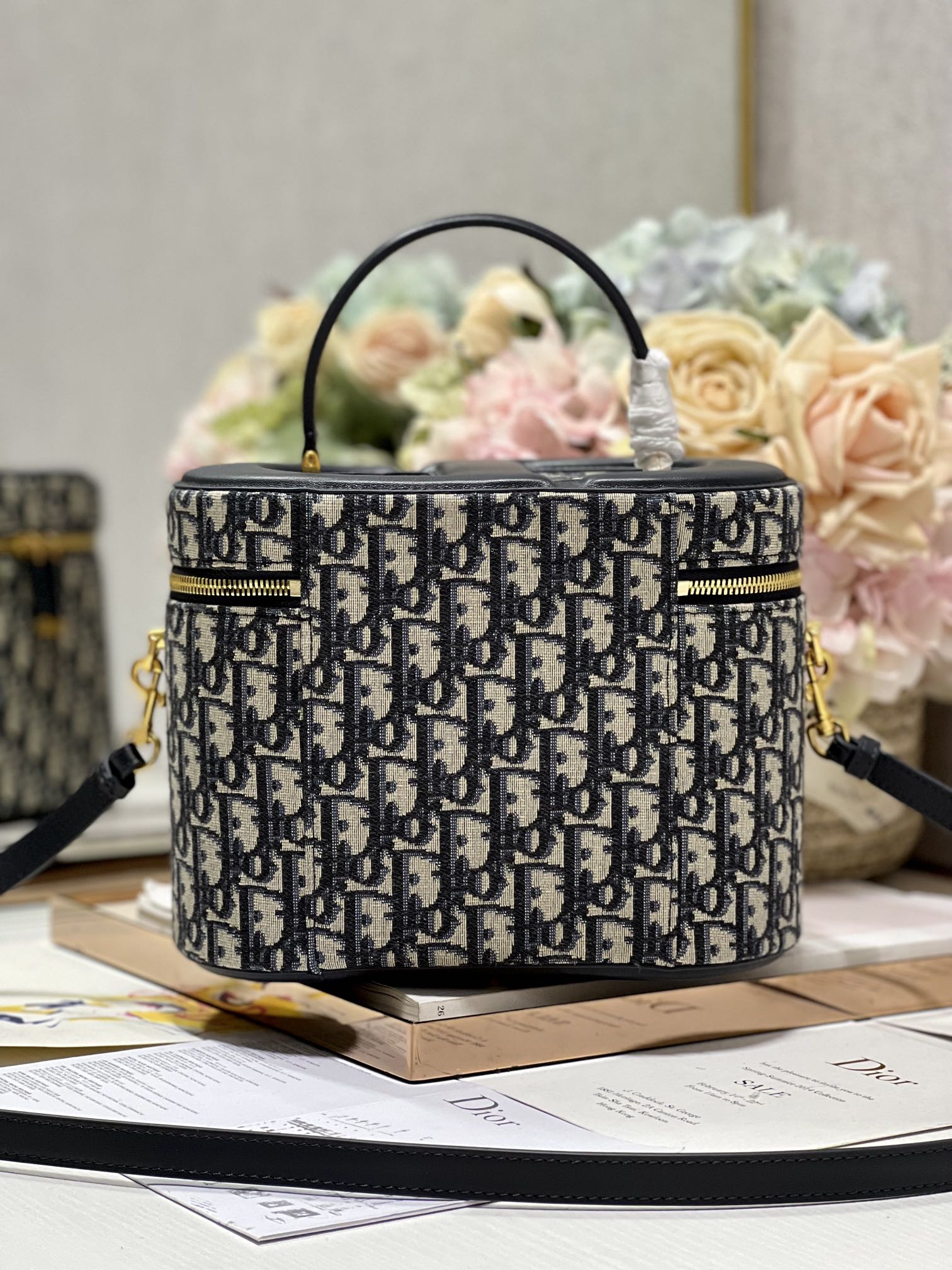 D*or medium cd signature vanity case