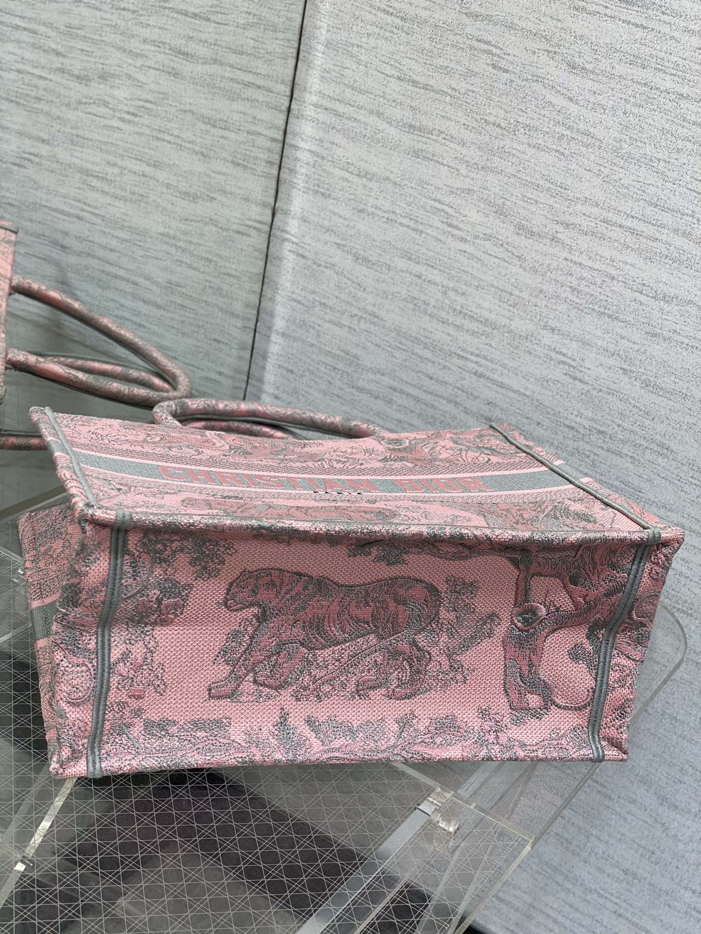 medium D*or book tote