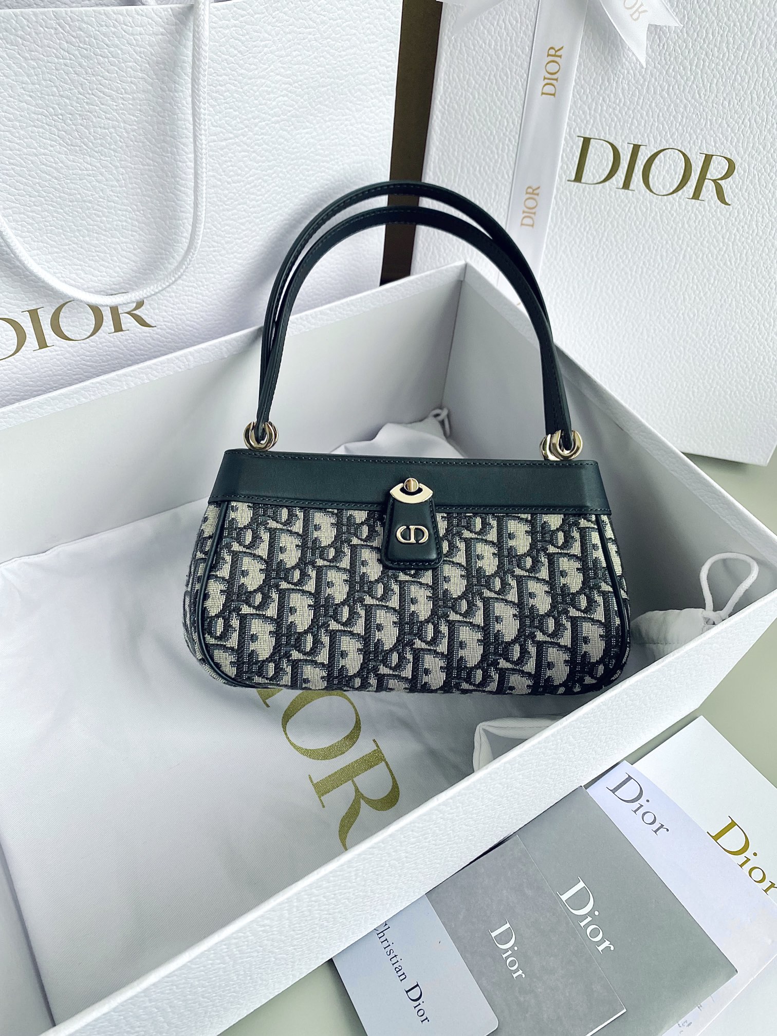 small D*or key bag