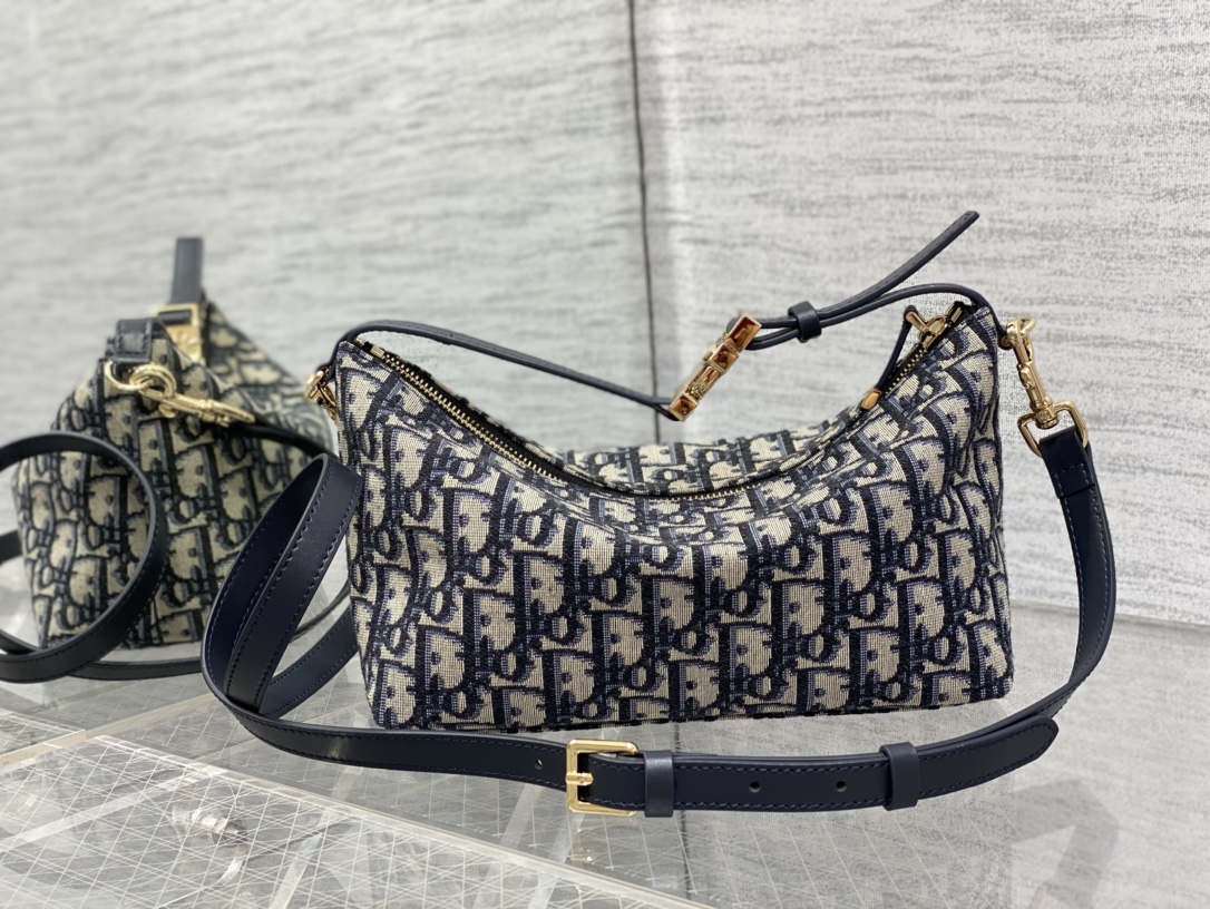 medium D*ortravel nomad pouch