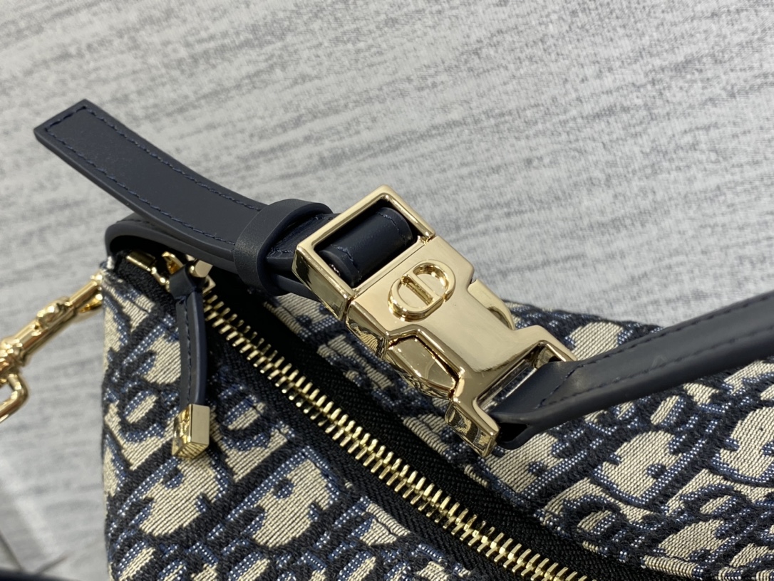 medium D*ortravel nomad pouch