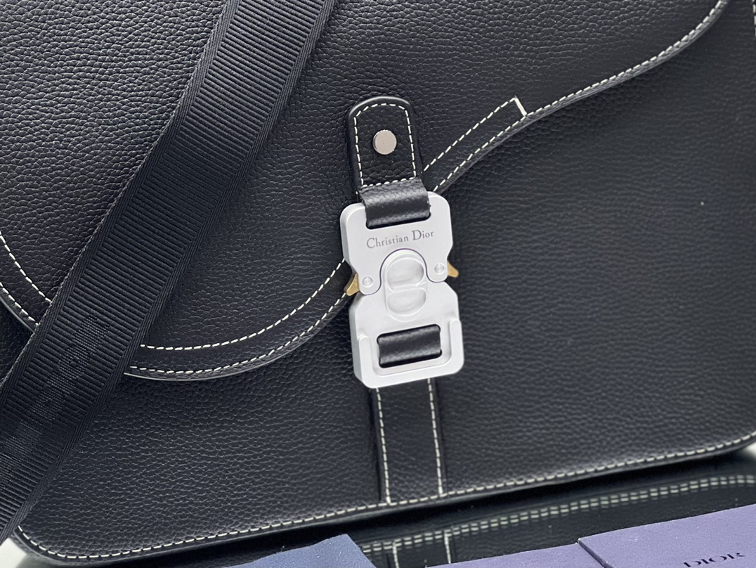 D*or saddle pouch