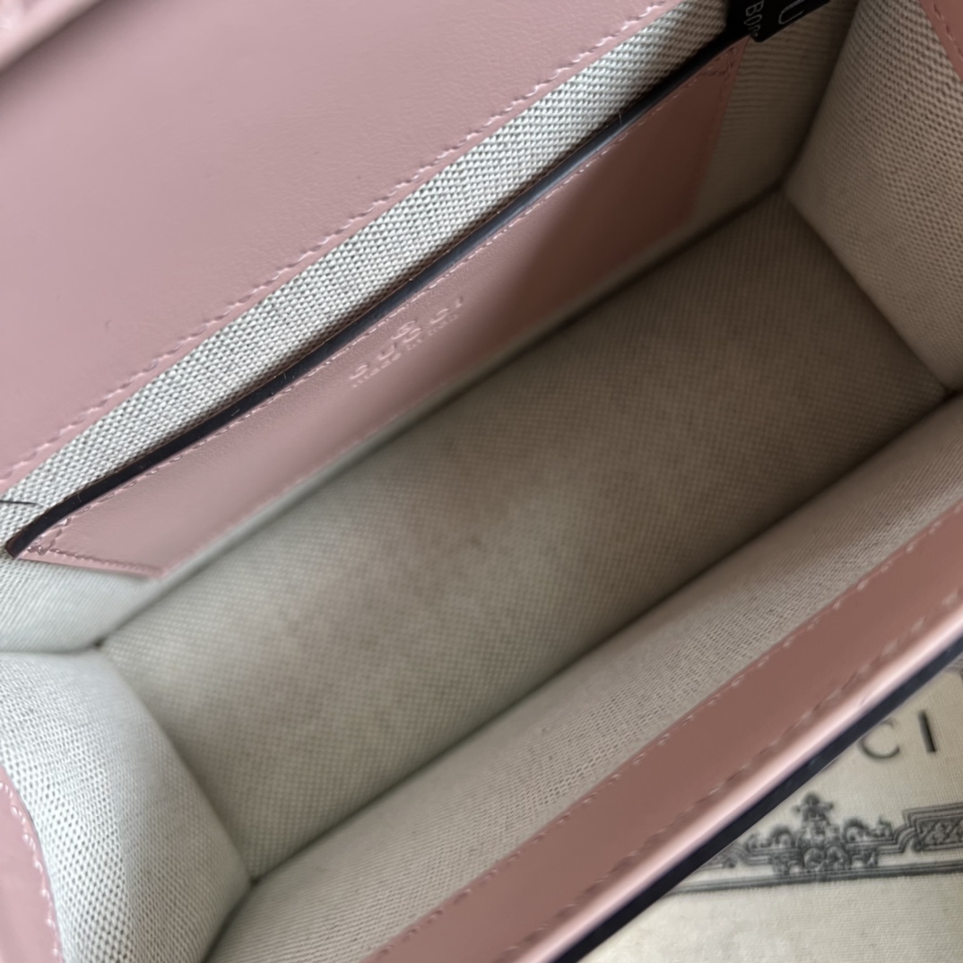 G*u*i gg matelassÉ small top handle bag