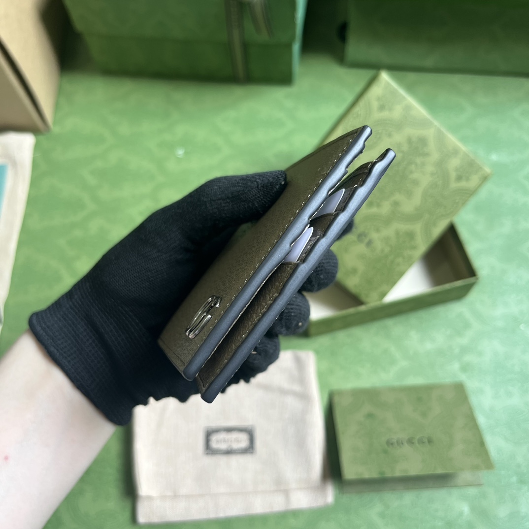 G*u*i gg marmont leather bi-fold wallet