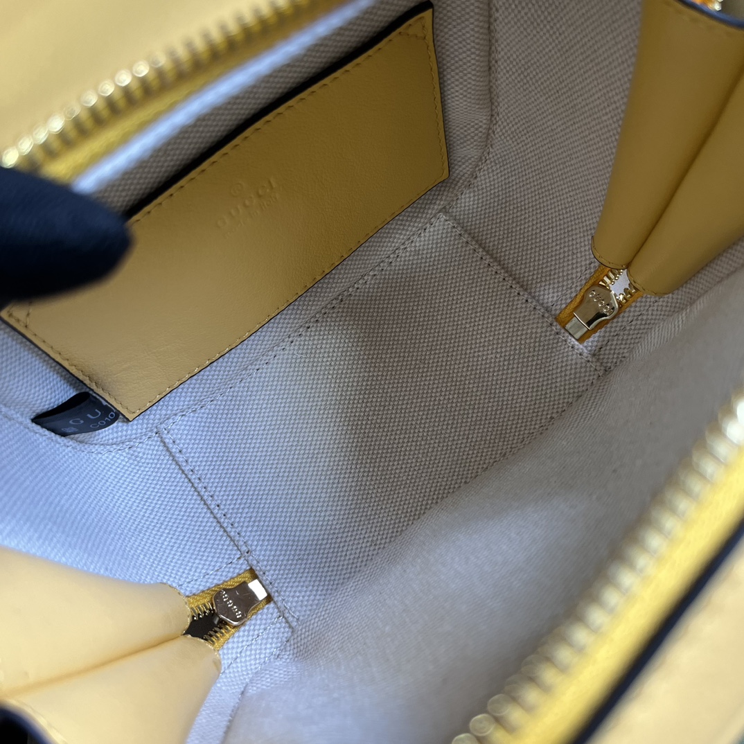 G*u*i blondie top handle bag