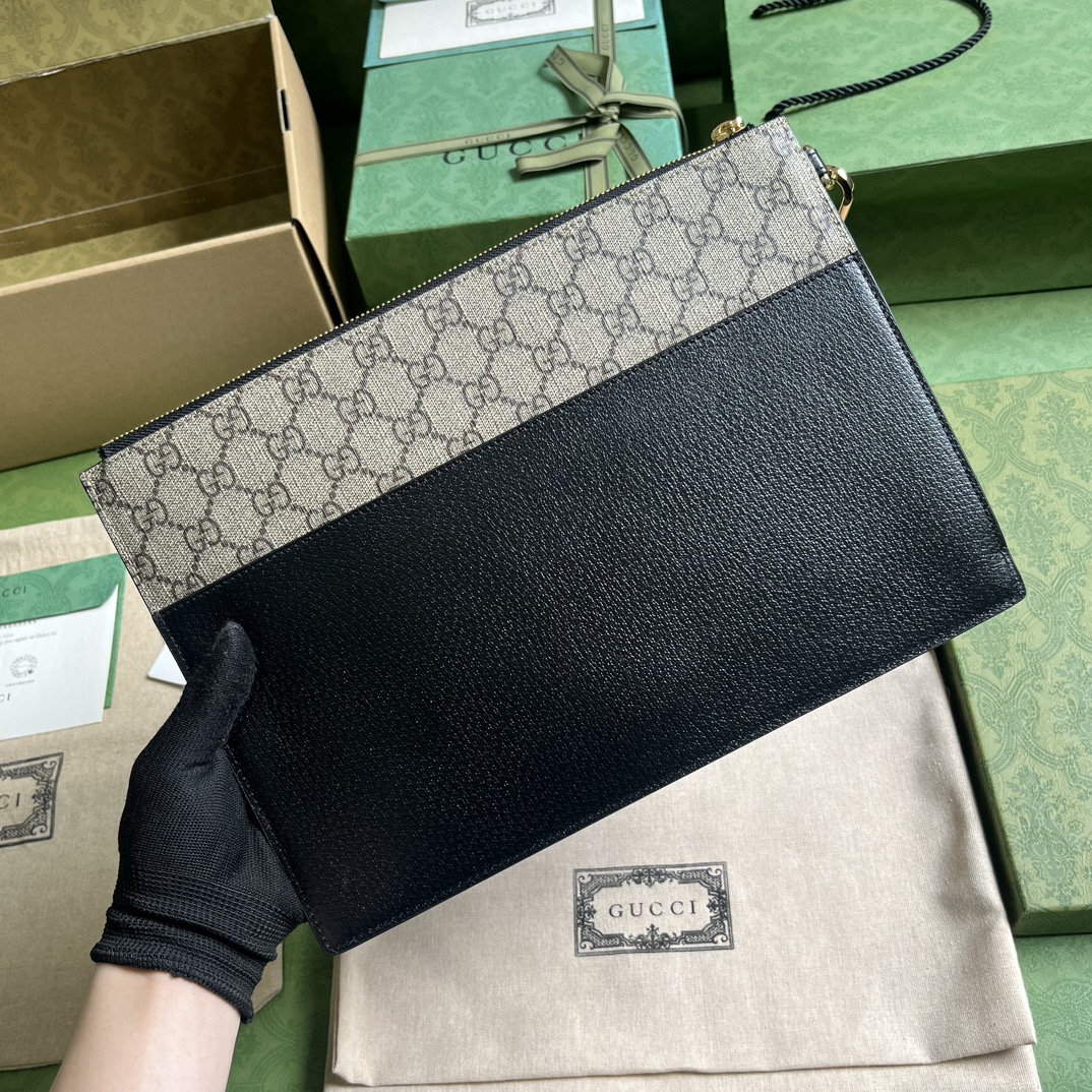 G*u*i pouch with cut-out interlocking g