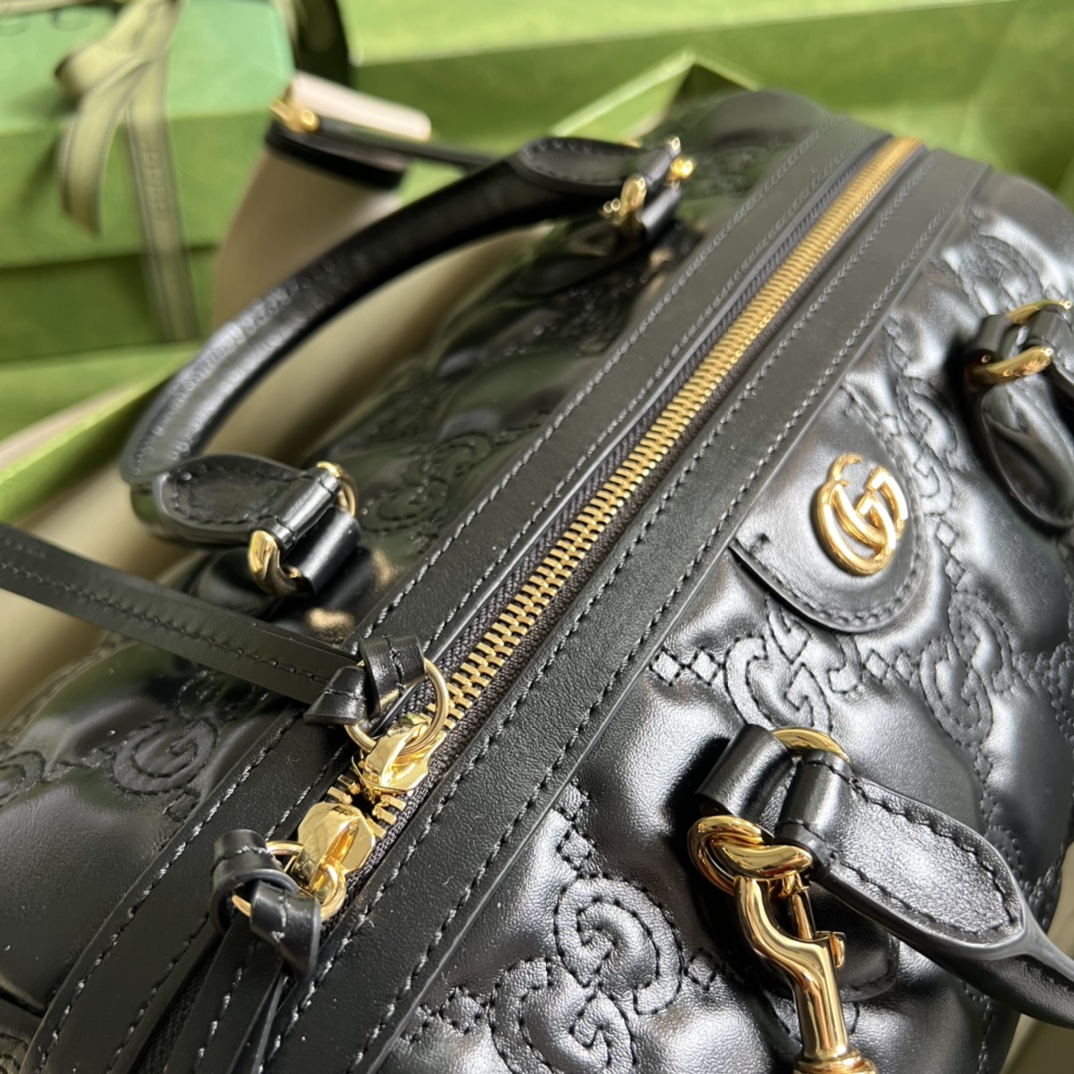 G*u*i gg matelassÉ medium bag