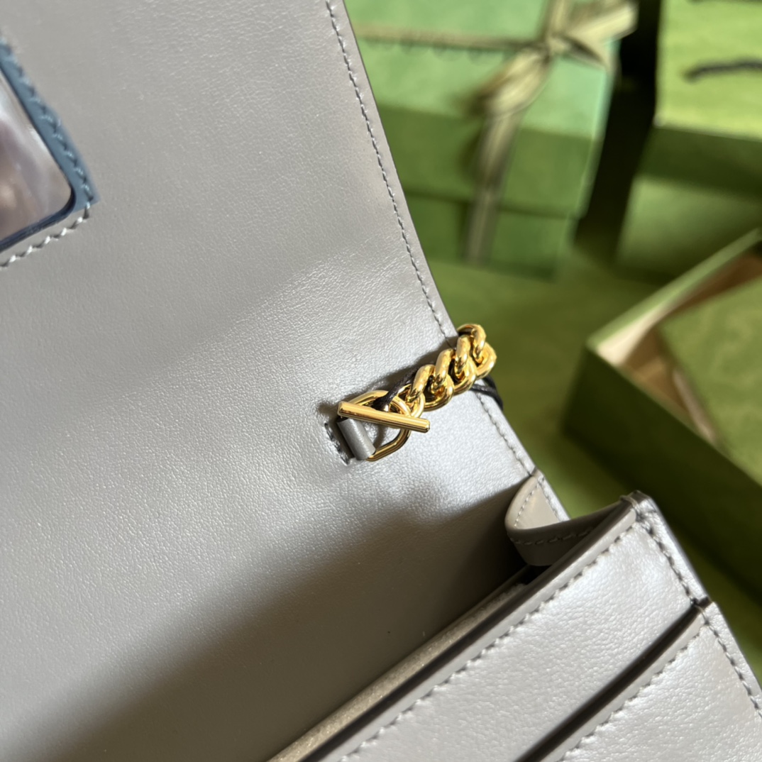 G*u*i gg matelassÉ chain wallet