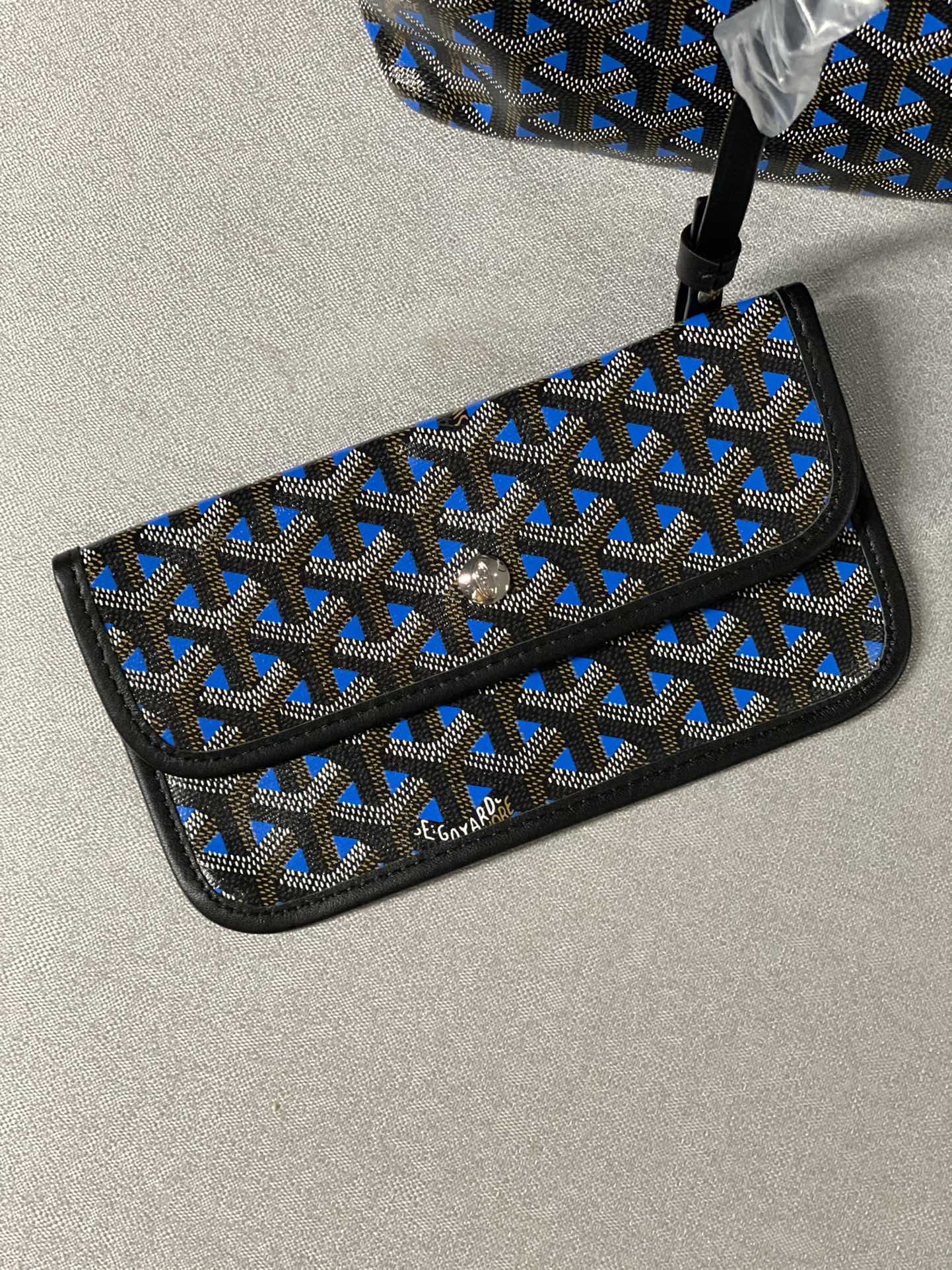 go*ard saint L**is gm medium tote bag