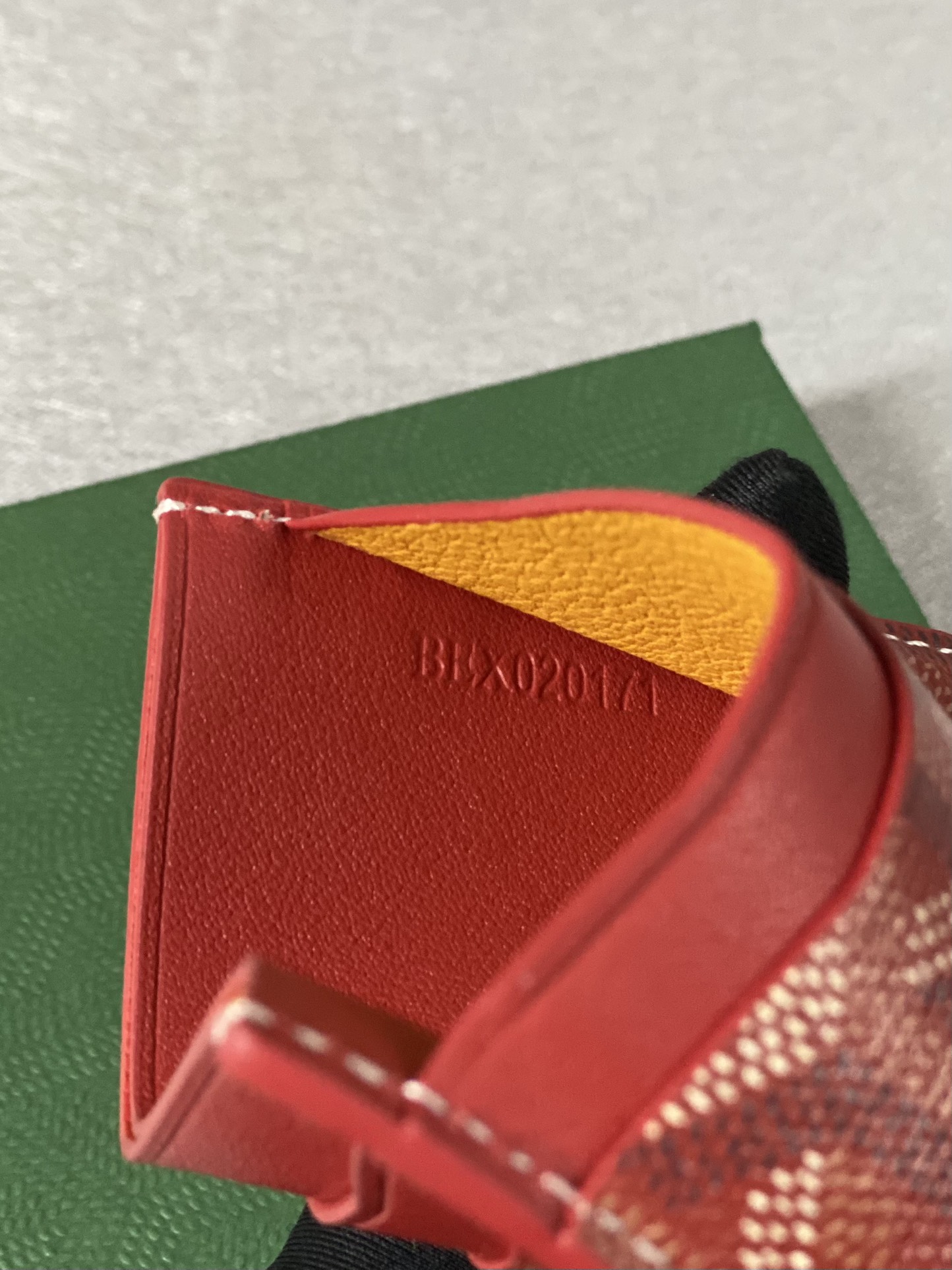 Go*ard card holder