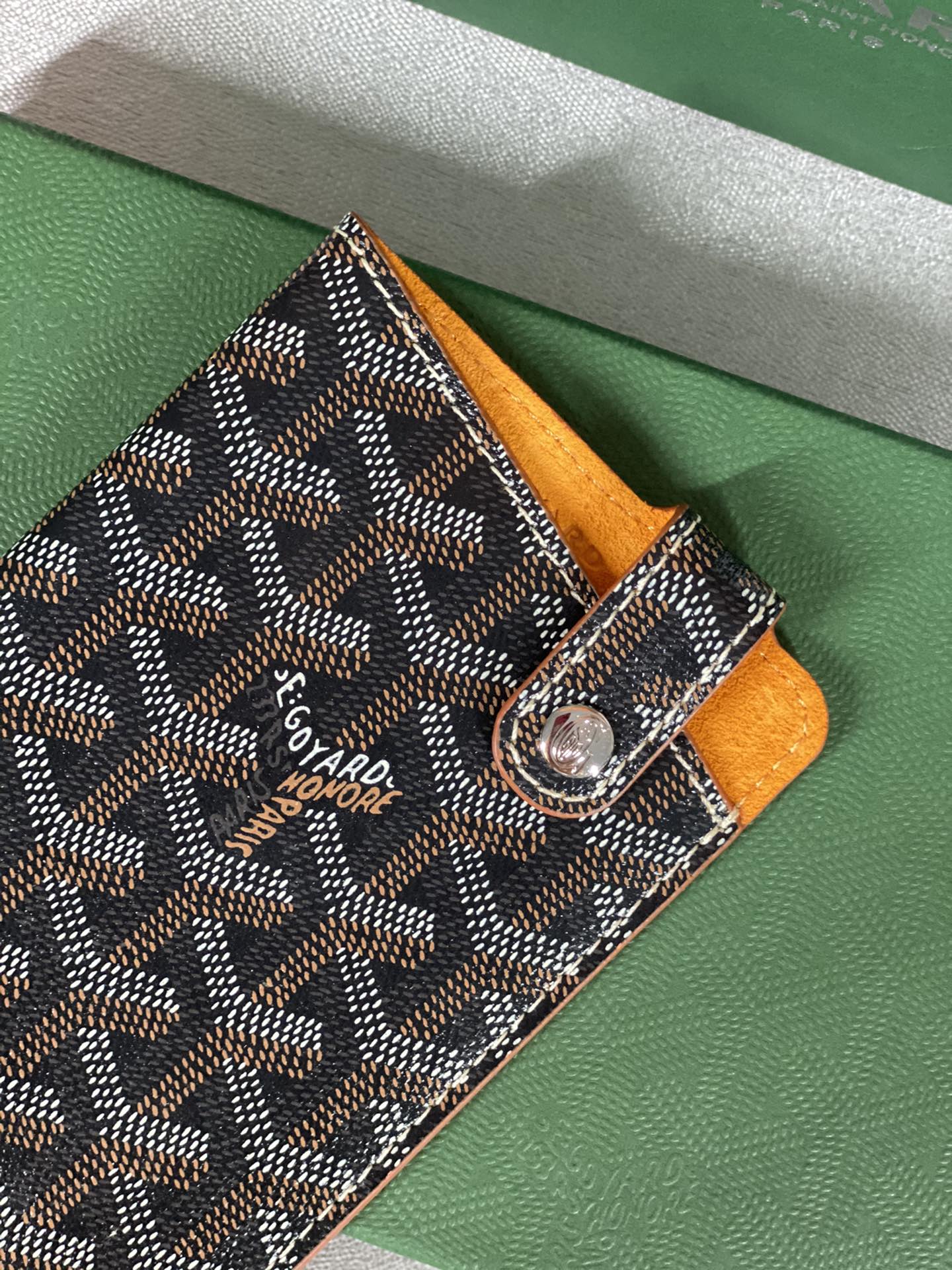Go*ard montmartre gm case