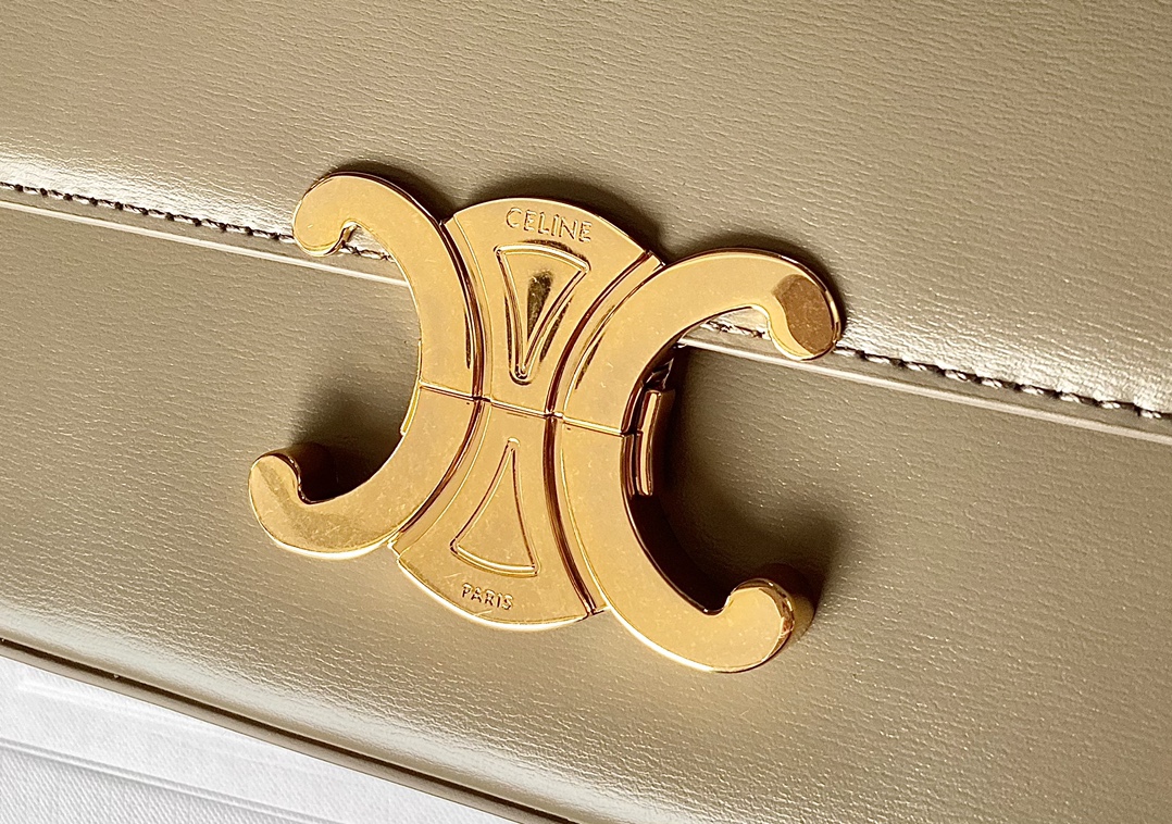 Ce**e triomphe shoulder bag