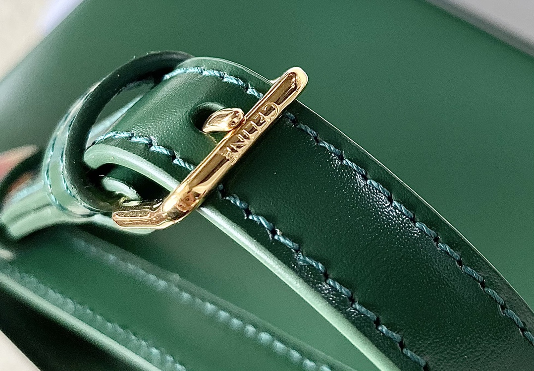 Ce**e triomphe shoulder bag