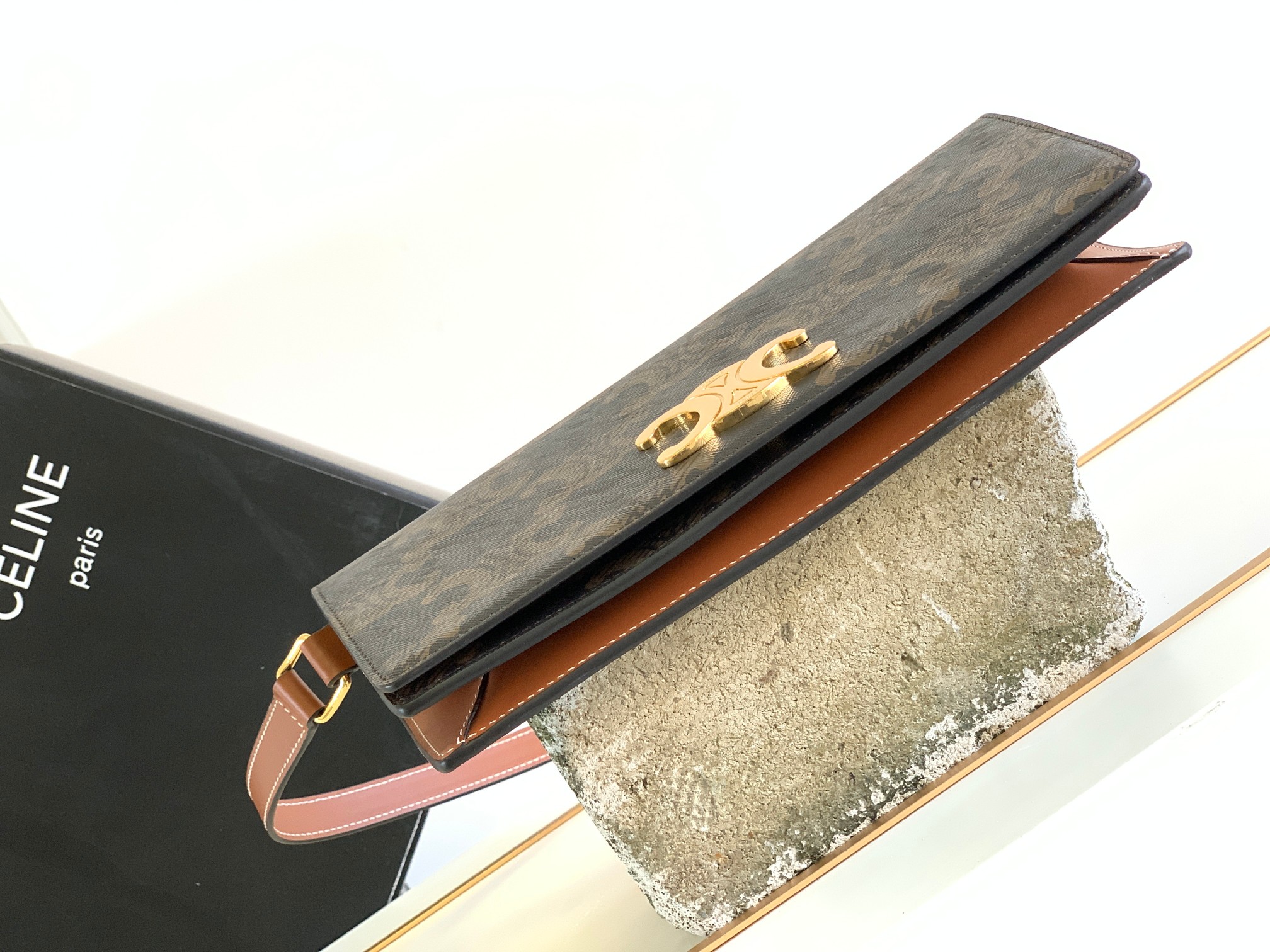 Ce**e trapeze triomphe bag