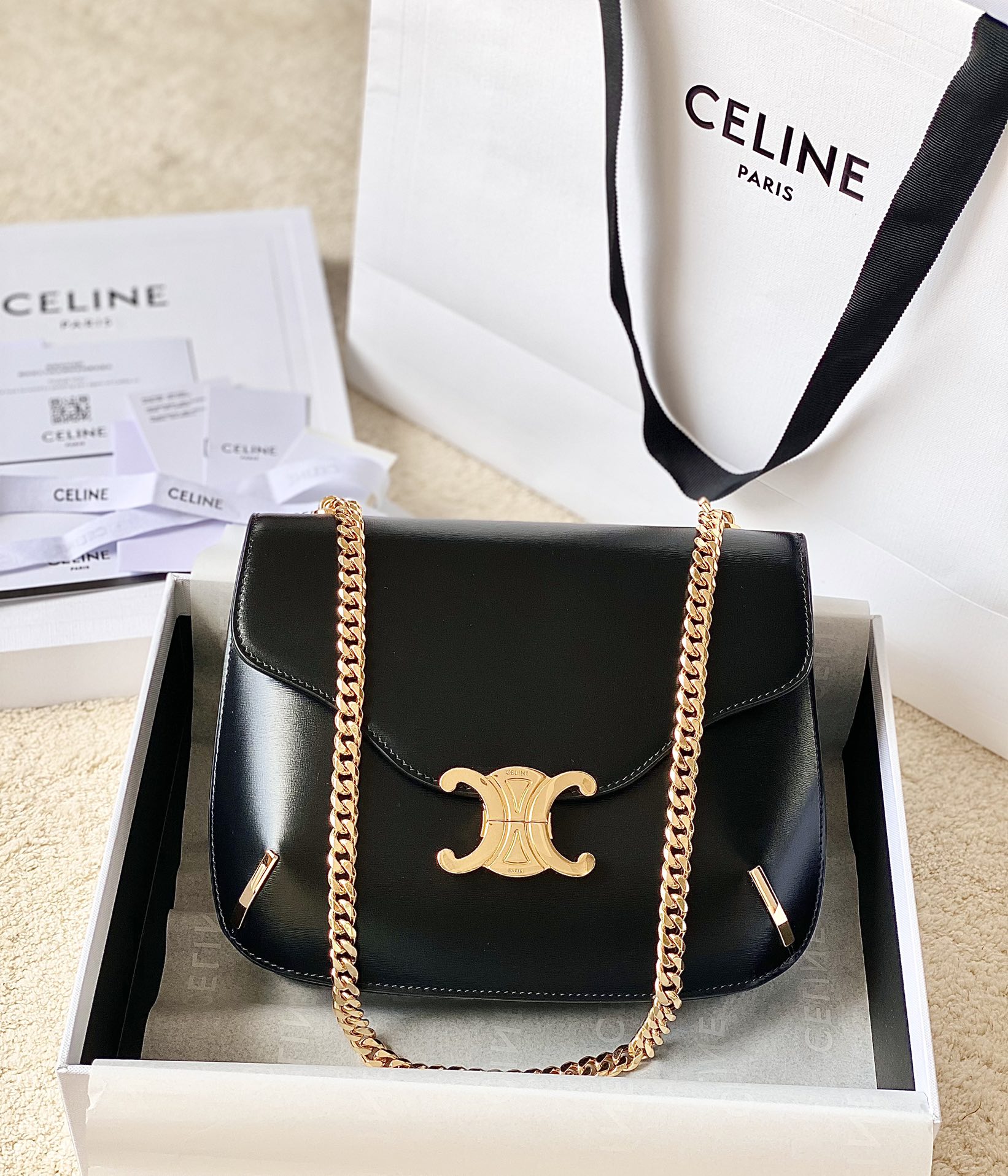 Ce**e besace triomphe bag