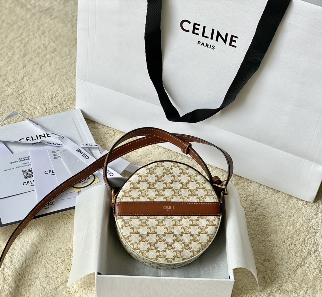 Ceeline Triomphe Bag