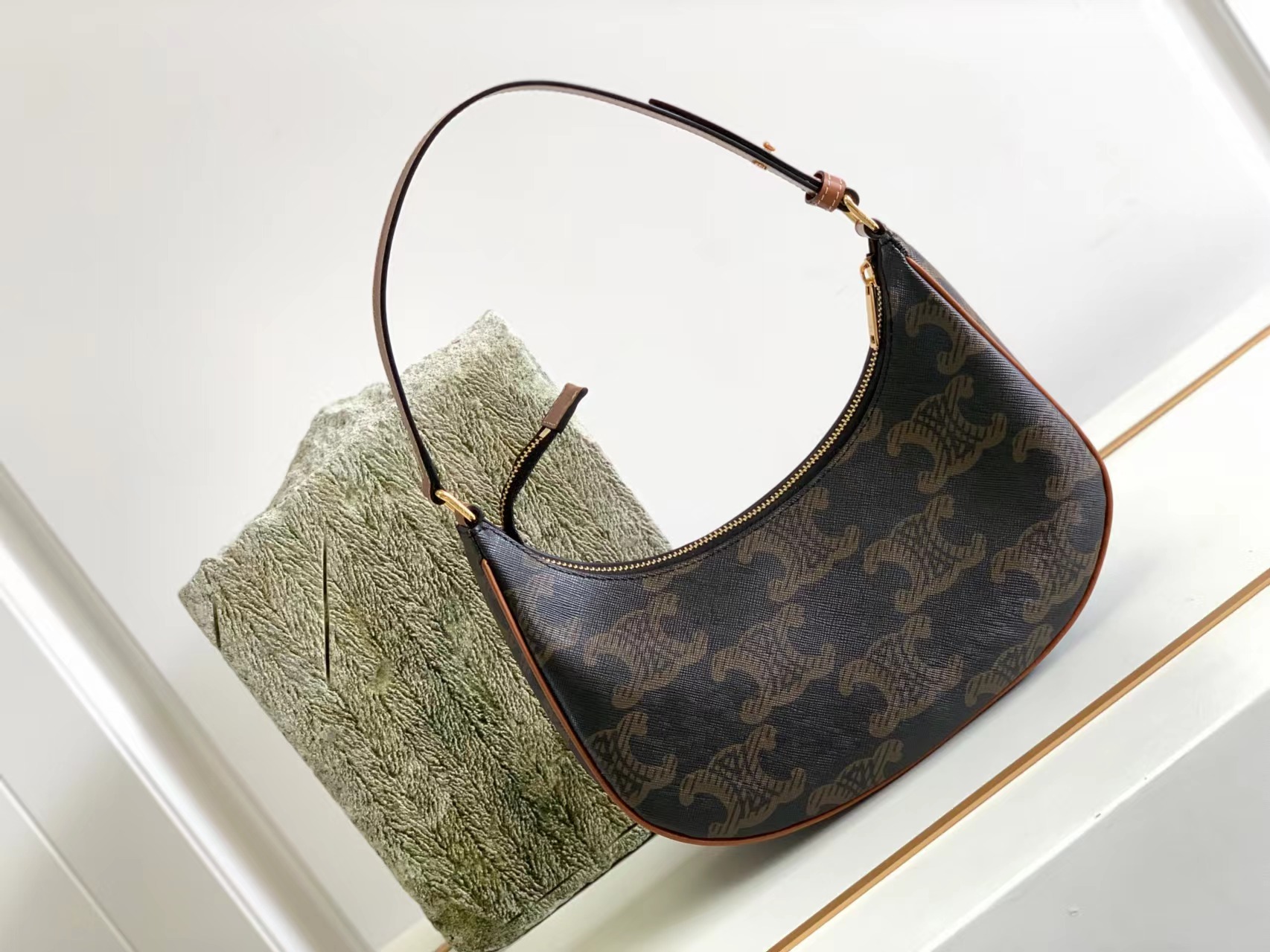 Ce**e ava bag