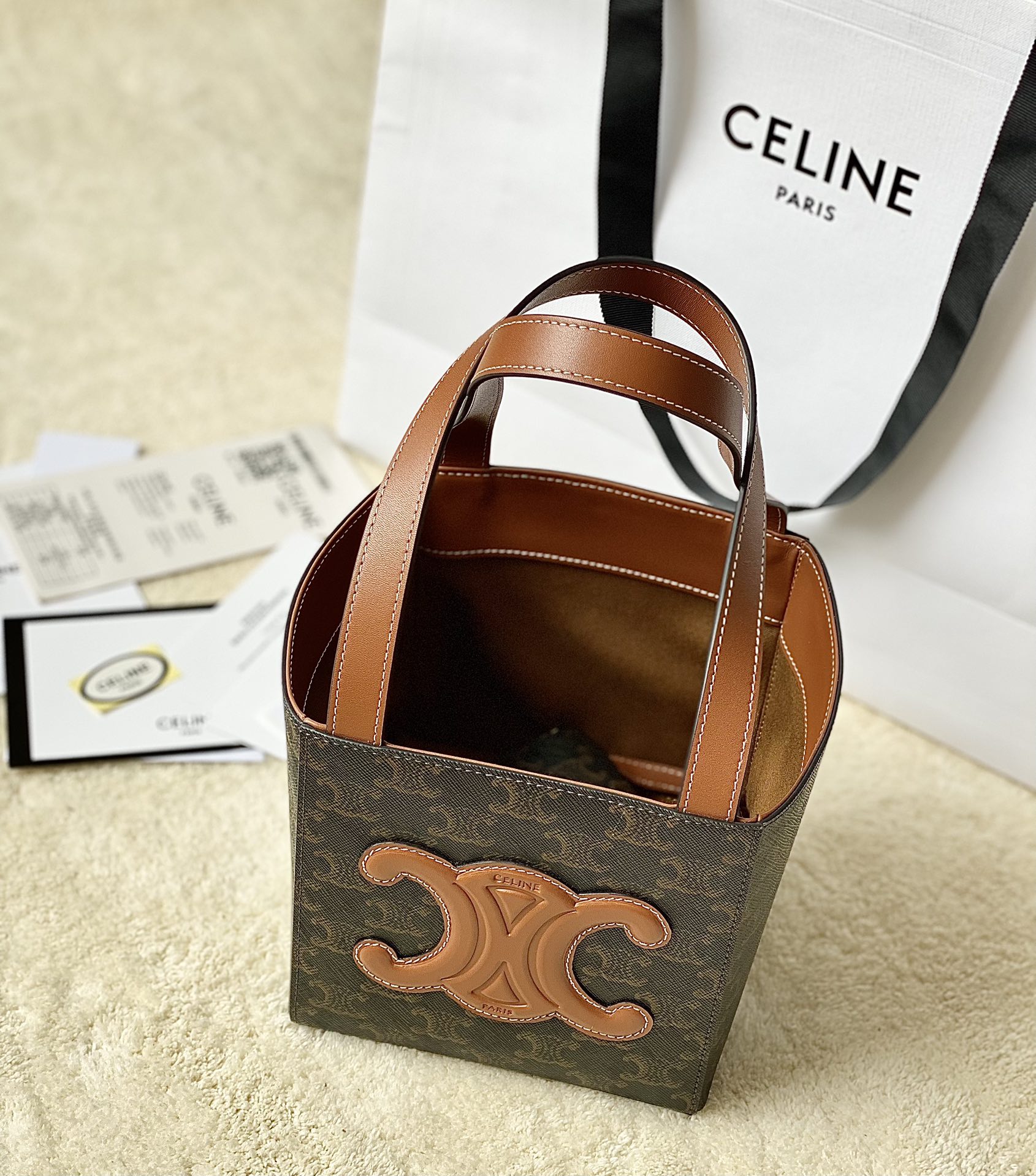 Ce**e cuir triomphe cube bag
