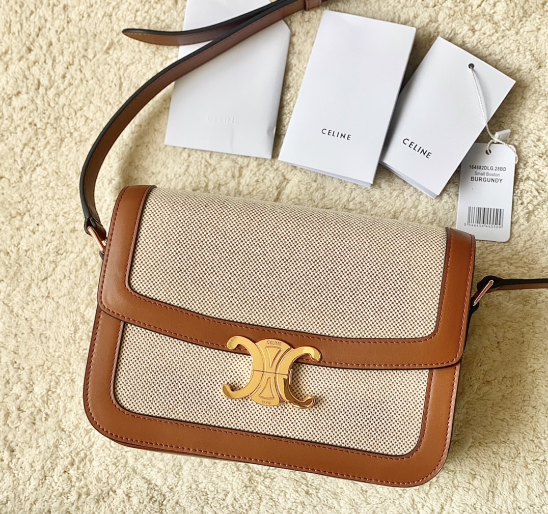 Ce**e classique triomphe bag