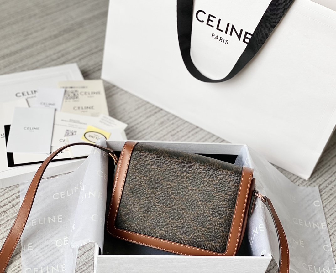 Ce**e teen triomphe bag